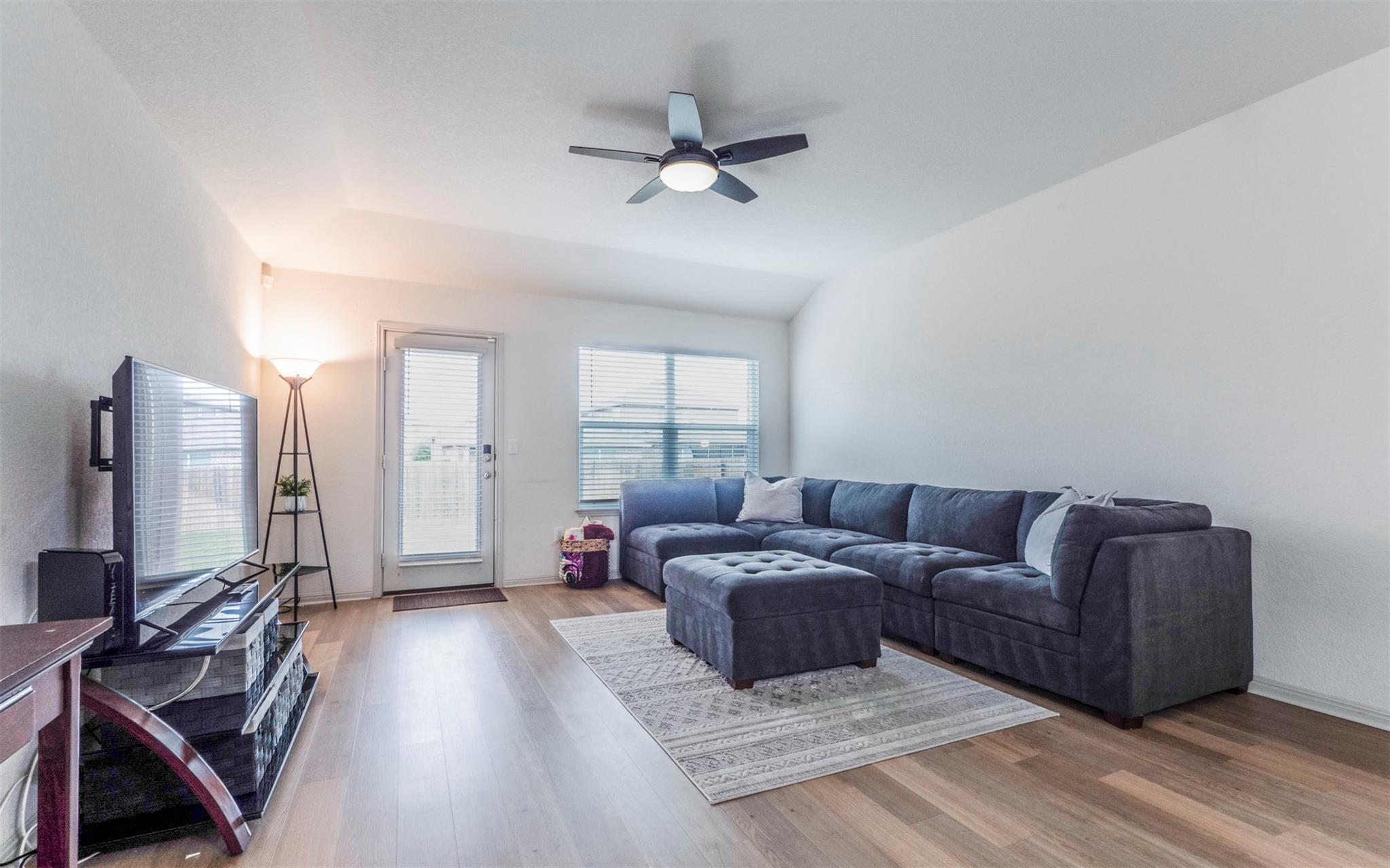 216 Frederick Dr, Georgetown, TX 78626