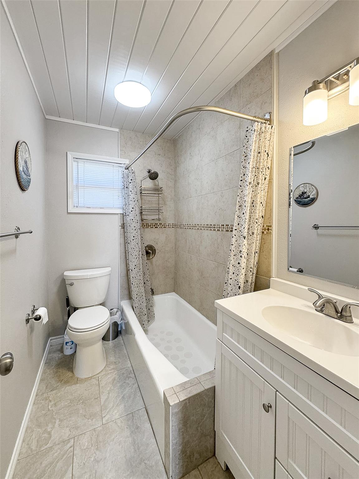 209 Lake Forest Frst, Canyon Lake, TX 78133