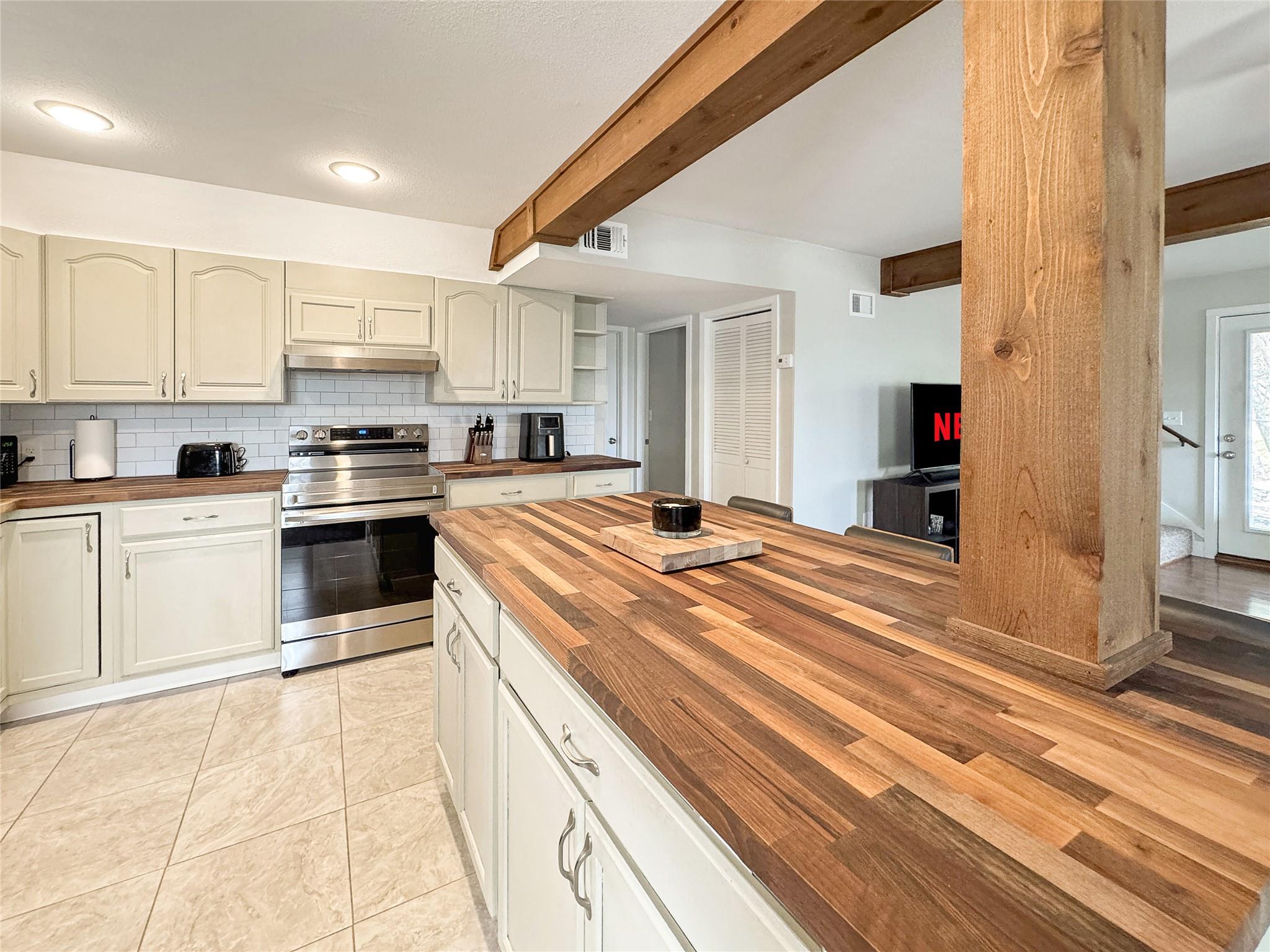 209 Lake Forest Frst, Canyon Lake, TX 78133