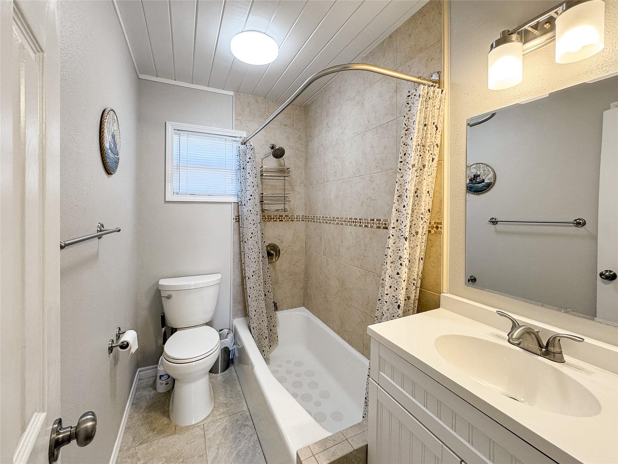 209 Lake Forest Frst, Canyon Lake, TX 78133