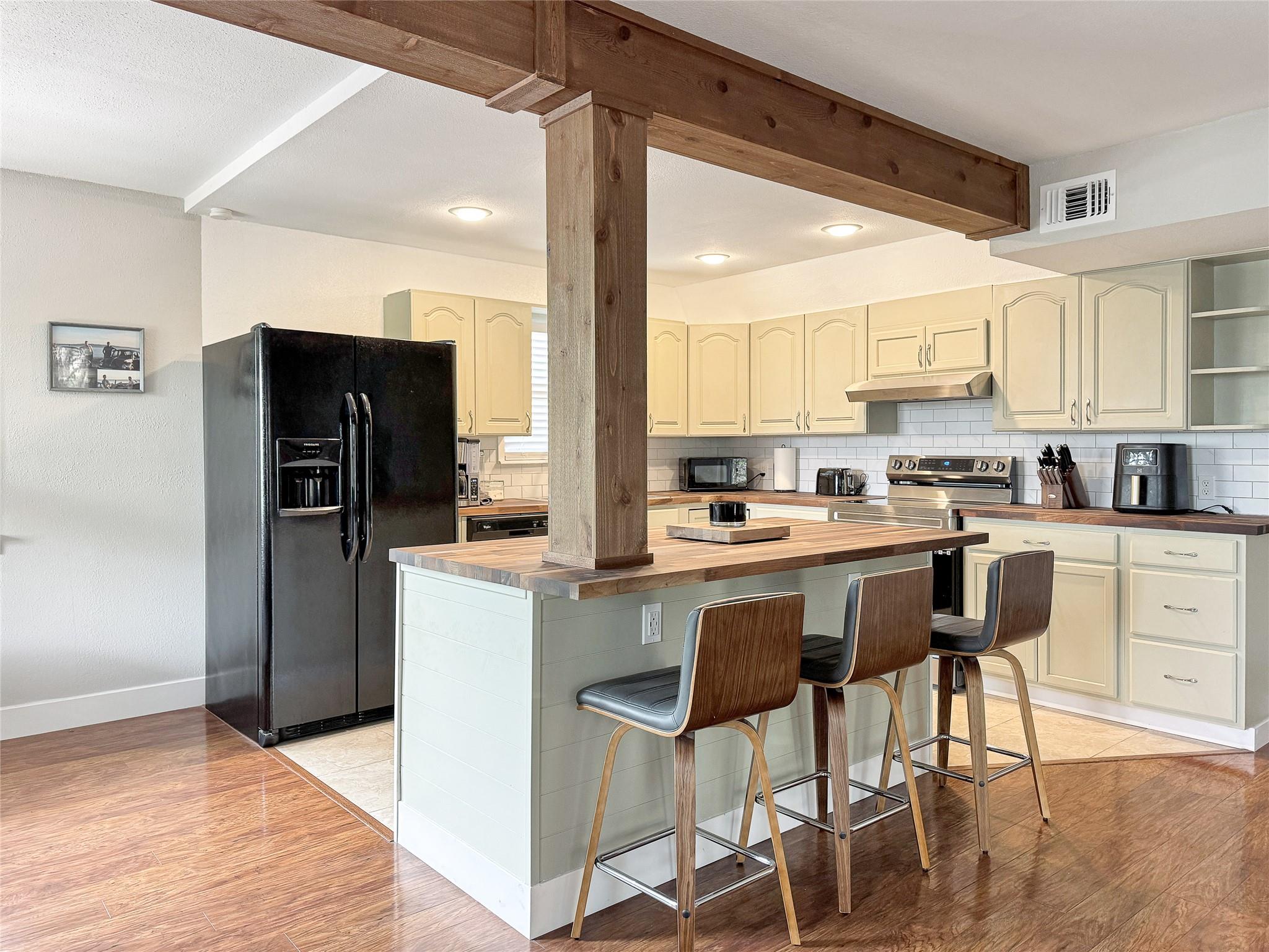 209 Lake Forest Frst, Canyon Lake, TX 78133