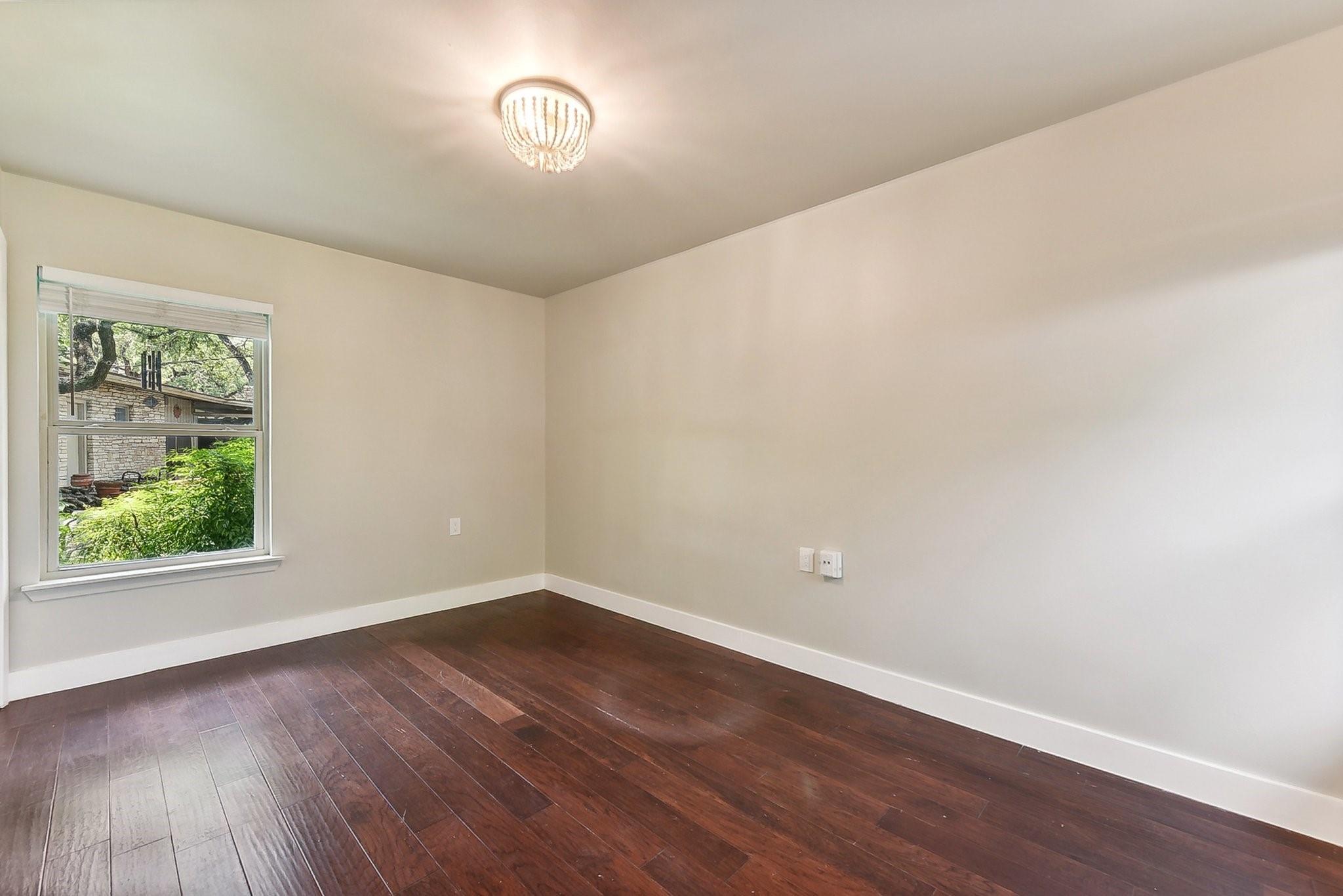 5718 Highland Hills Dr, Austin, TX 78731