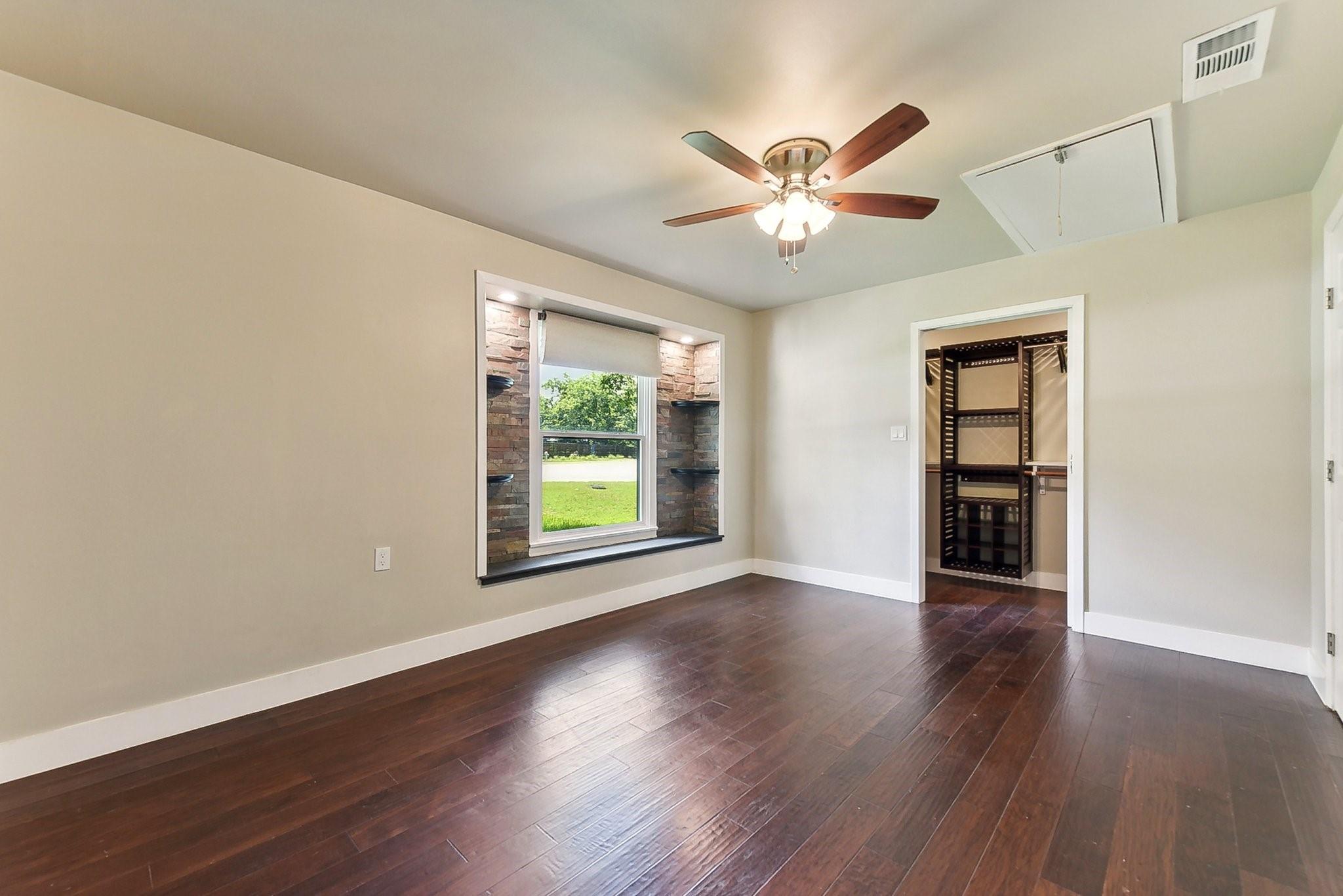5718 Highland Hills Dr, Austin, TX 78731