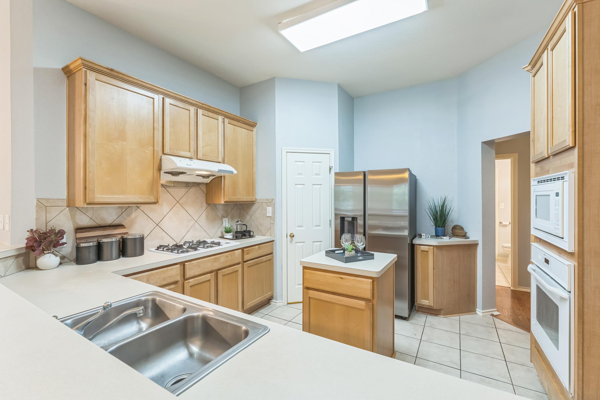 7418 W Magic Mountain Ln, Round Rock, TX 78681