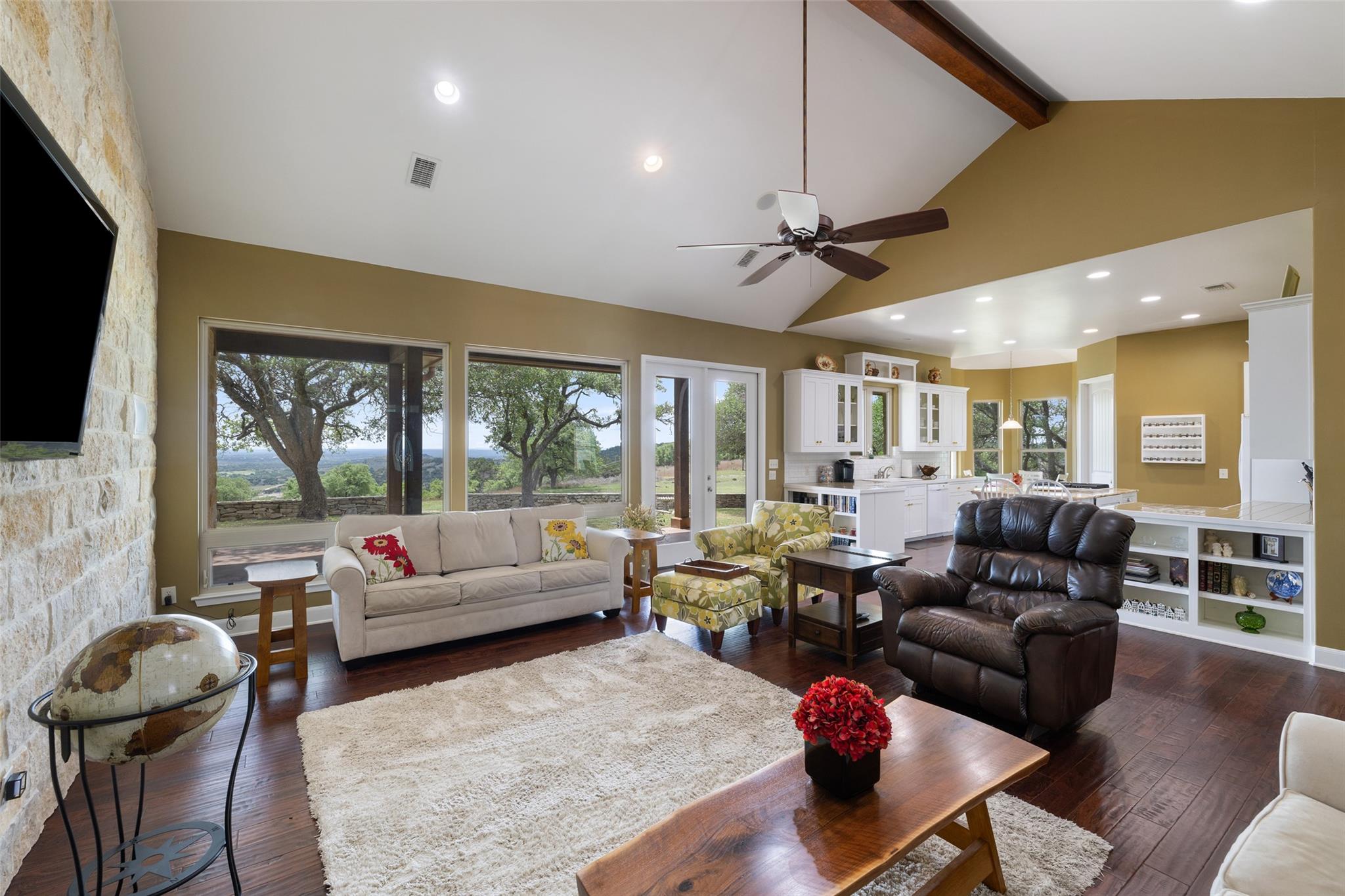 1519 Brushy Top Trl, Blanco, TX 78606