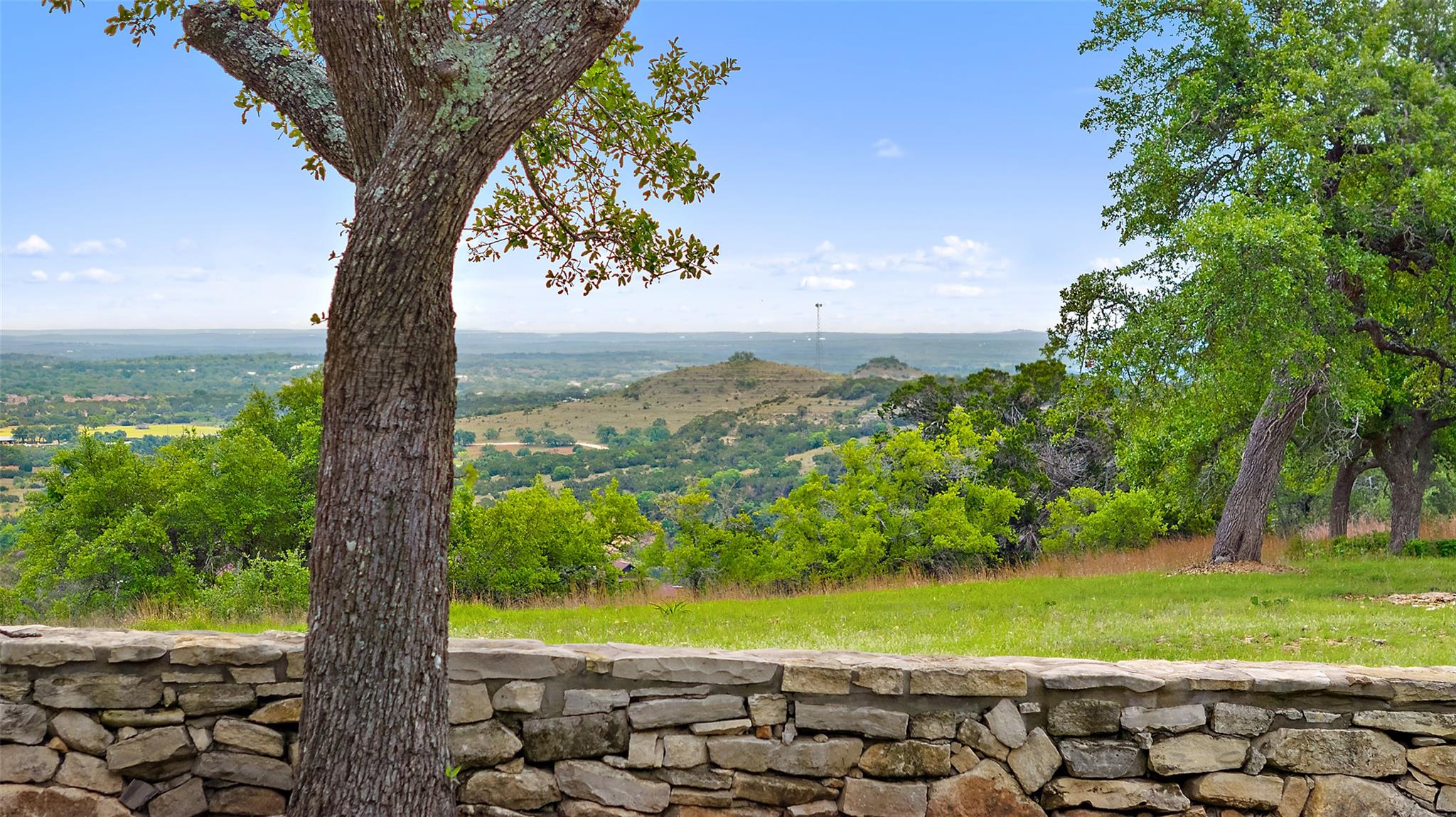 1519 Brushy Top Trl, Blanco, TX 78606