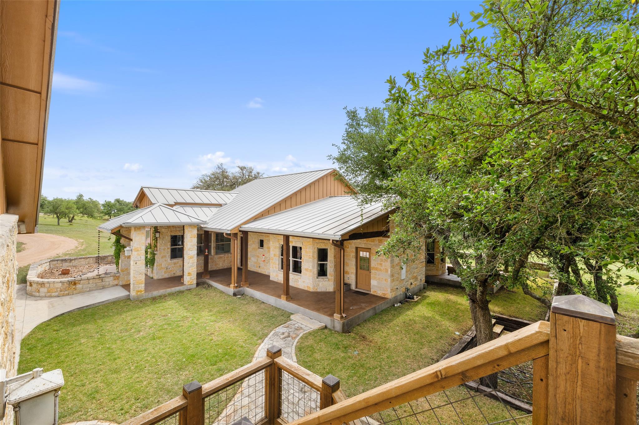 1519 Brushy Top Trl, Blanco, TX 78606