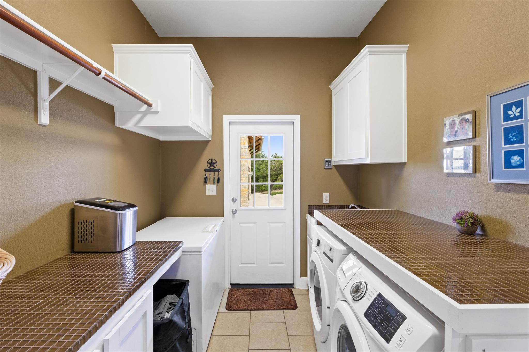 1519 Brushy Top Trl, Blanco, TX 78606