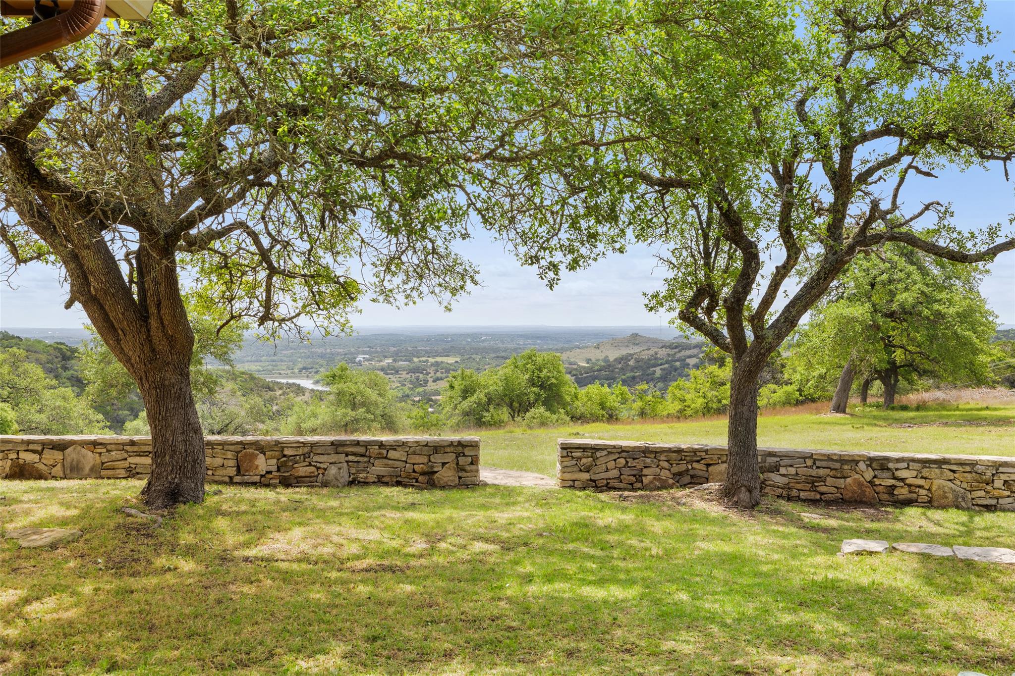 1519 Brushy Top Trl, Blanco, TX 78606