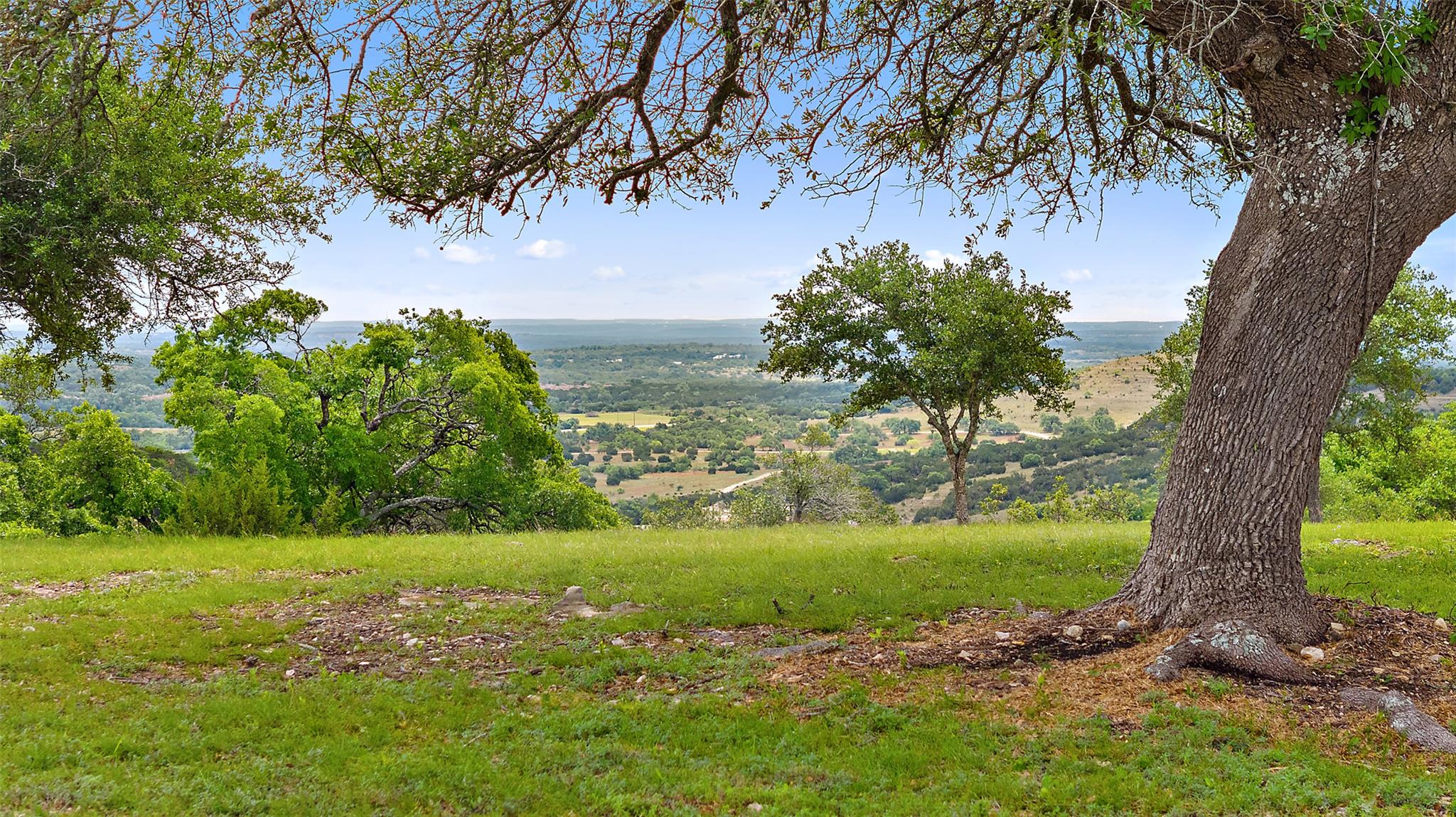 1519 Brushy Top Trl, Blanco, TX 78606