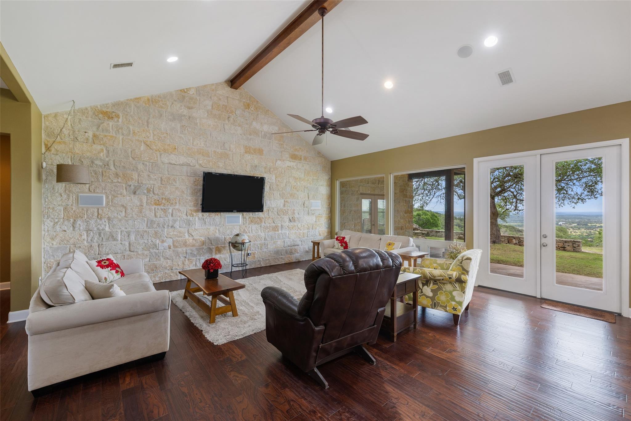 1519 Brushy Top Trl, Blanco, TX 78606