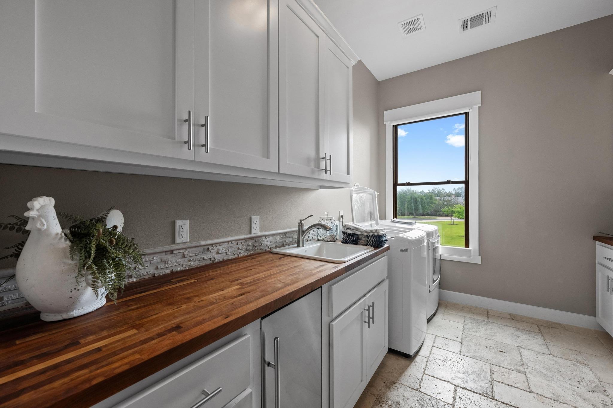 281 Colonial Affair, Austin, TX 78737