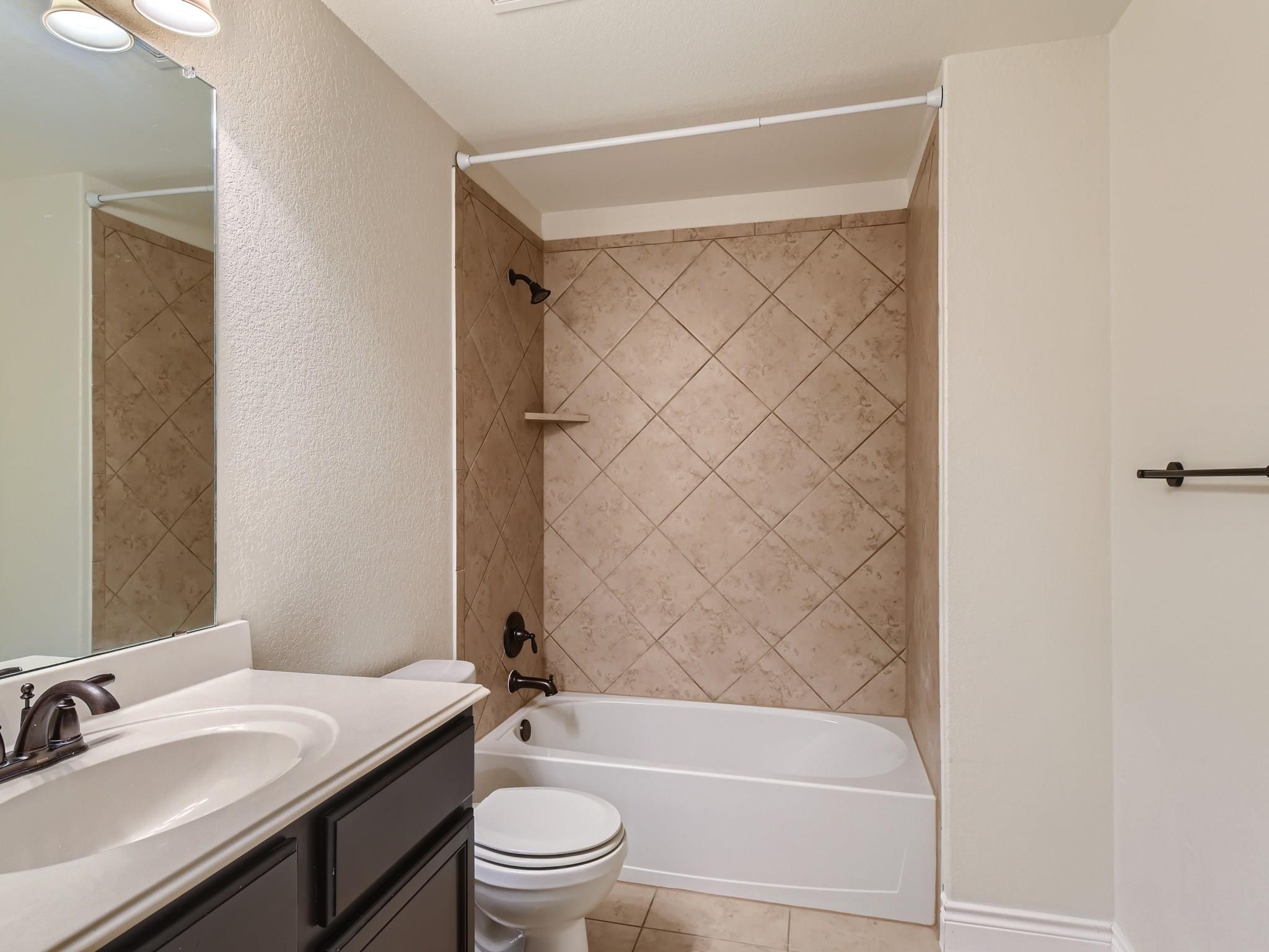 1533 Treeta Trl, Kyle, TX 78640