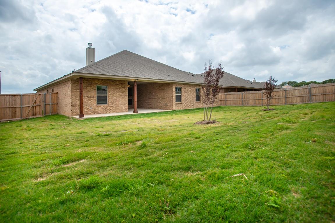 1018 Winchester Dr, Nolanville, TX 76559