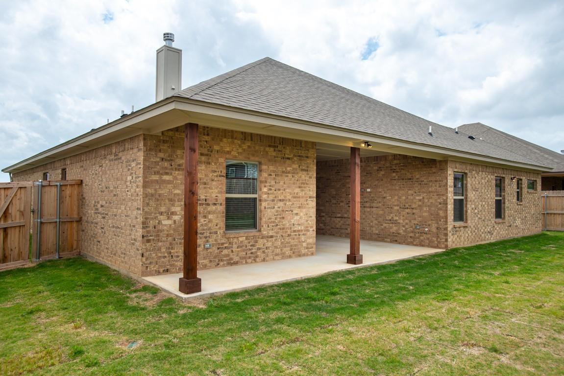 1018 Winchester Dr, Nolanville, TX 76559