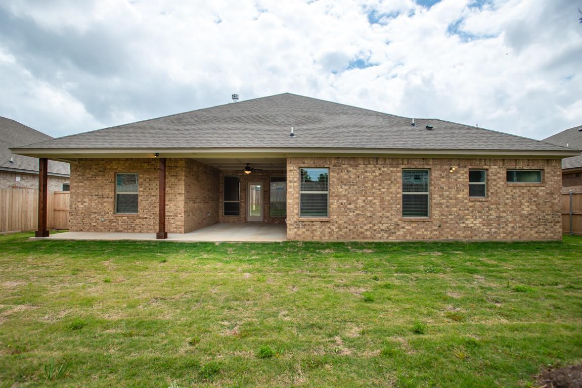 1018 Winchester Dr, Nolanville, TX 76559