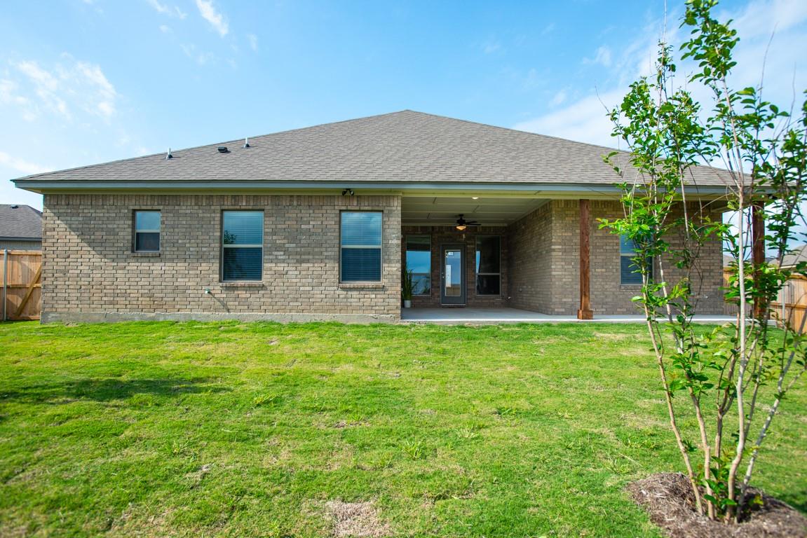 1027 Winchester Dr, Nolanville, TX 76559