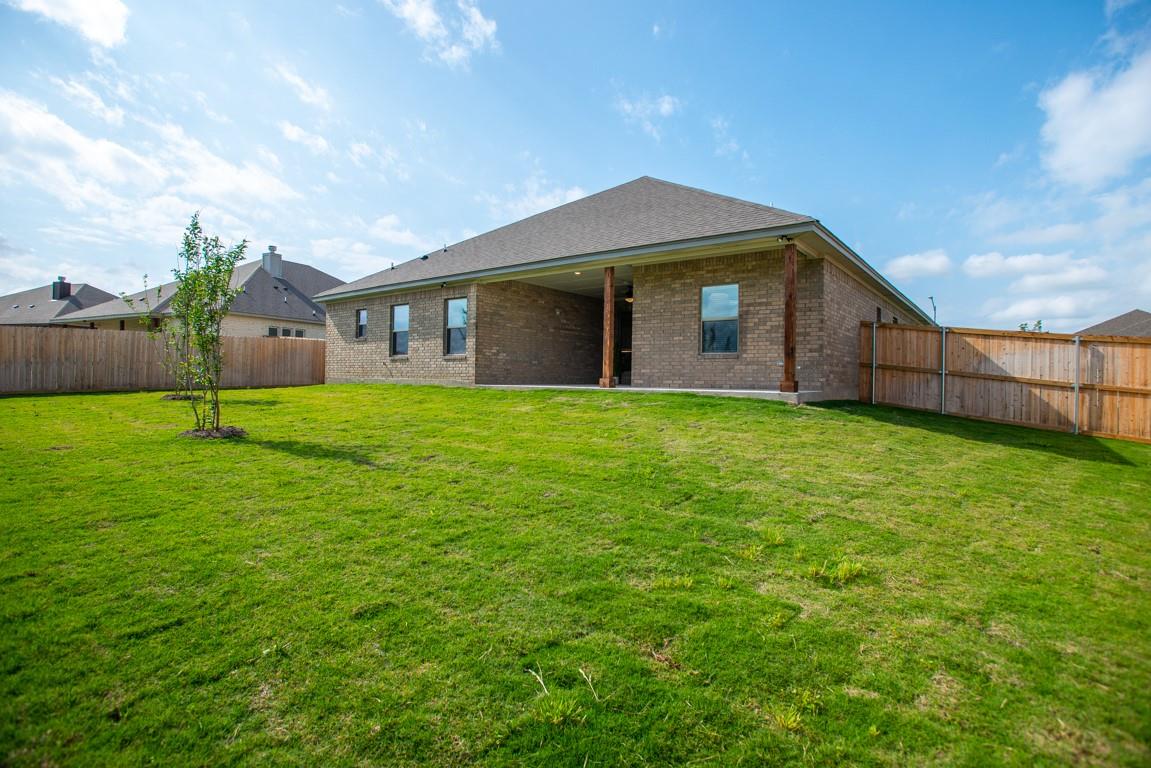 1027 Winchester Dr, Nolanville, TX 76559