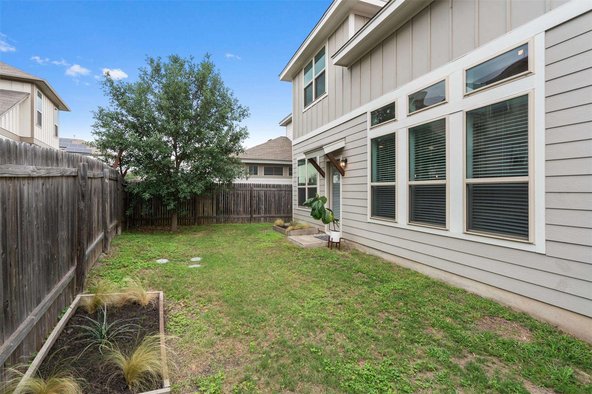 907 Totis Rd, Austin, TX 78748