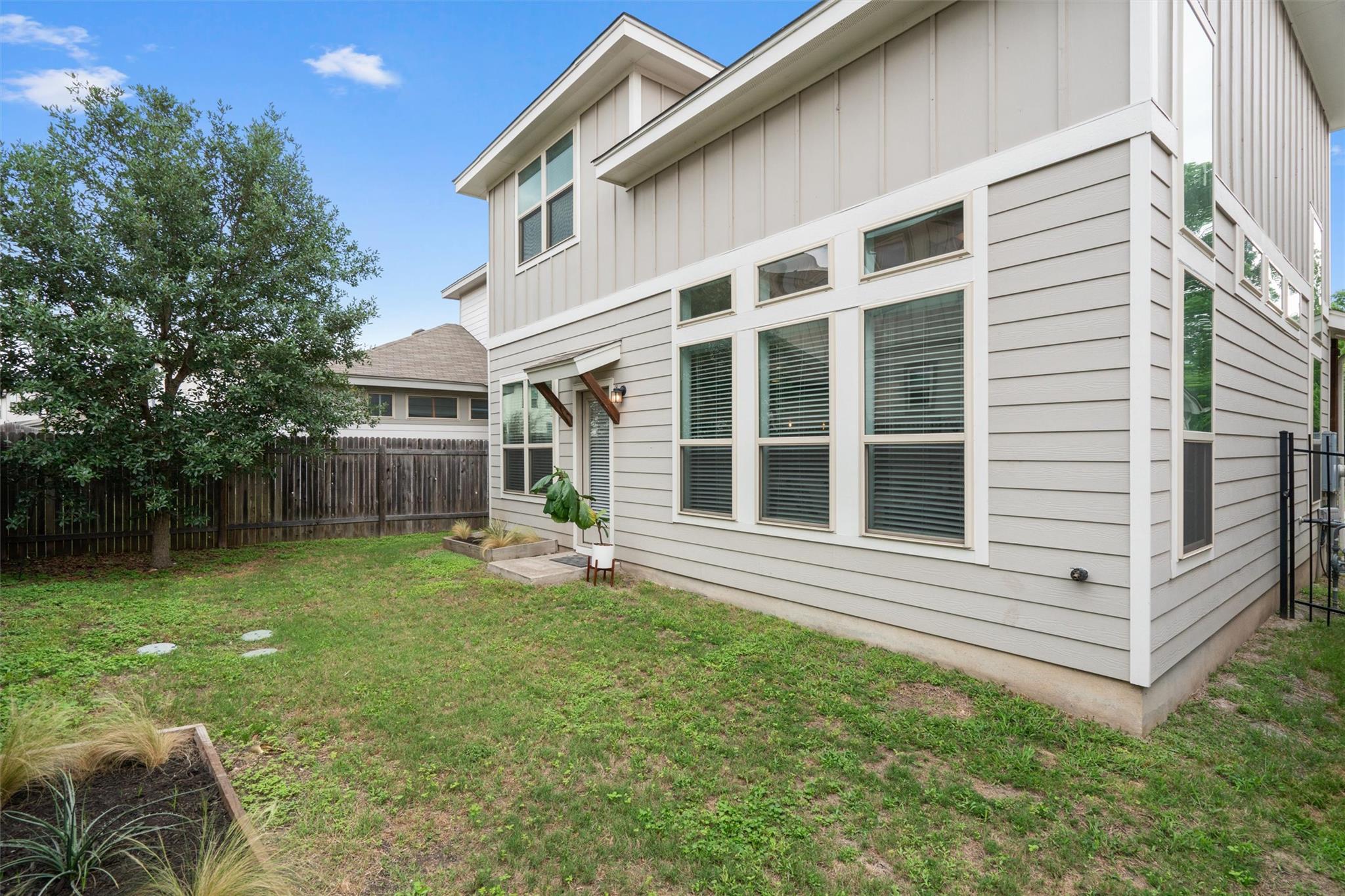 907 Totis Rd, Austin, TX 78748