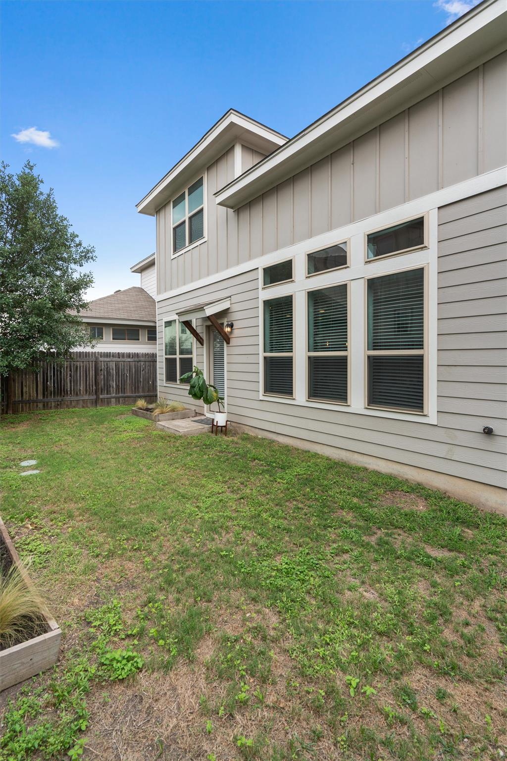 907 Totis Rd, Austin, TX 78748