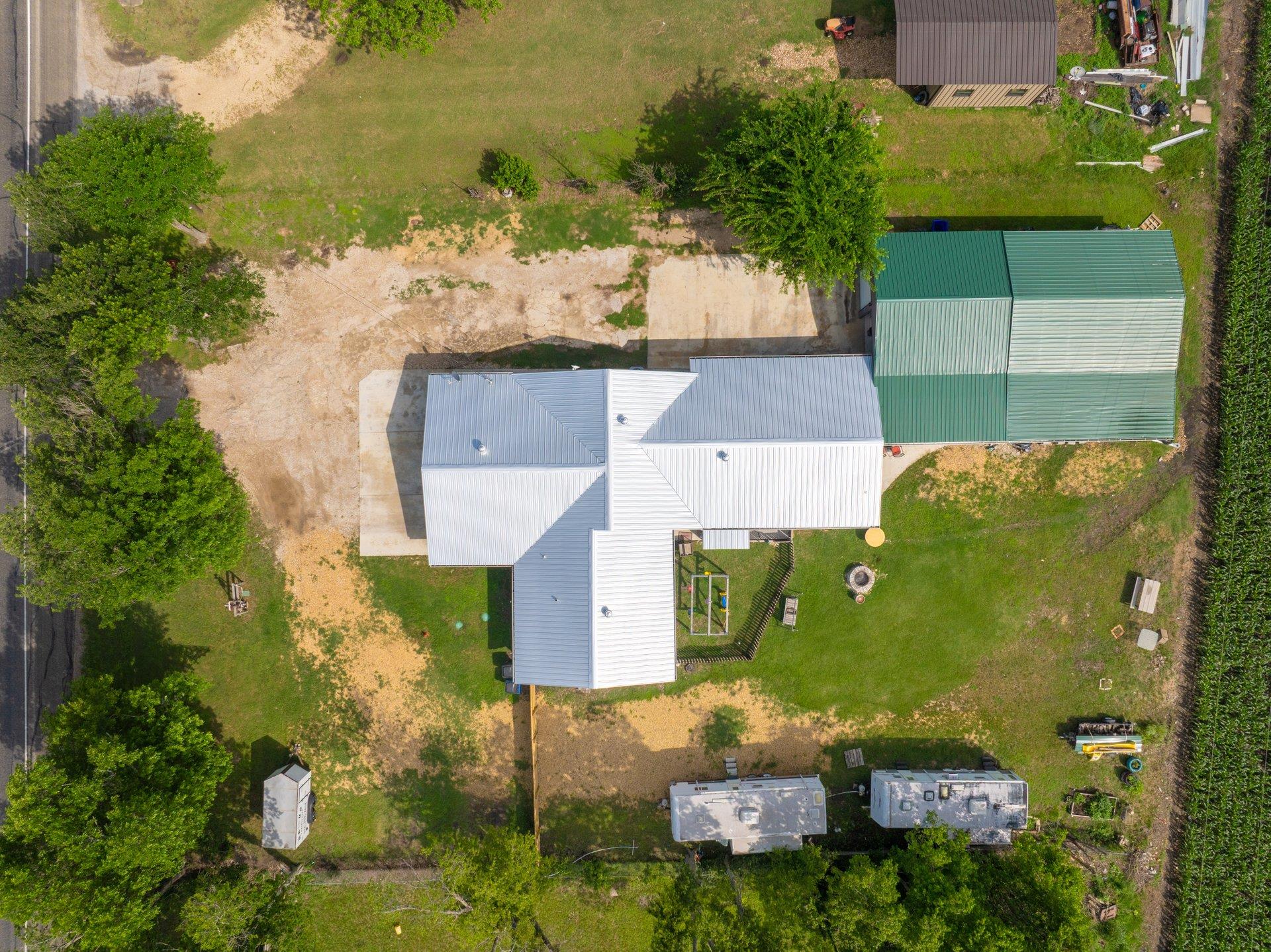 5902 N Main St N, Taylor, TX 76574