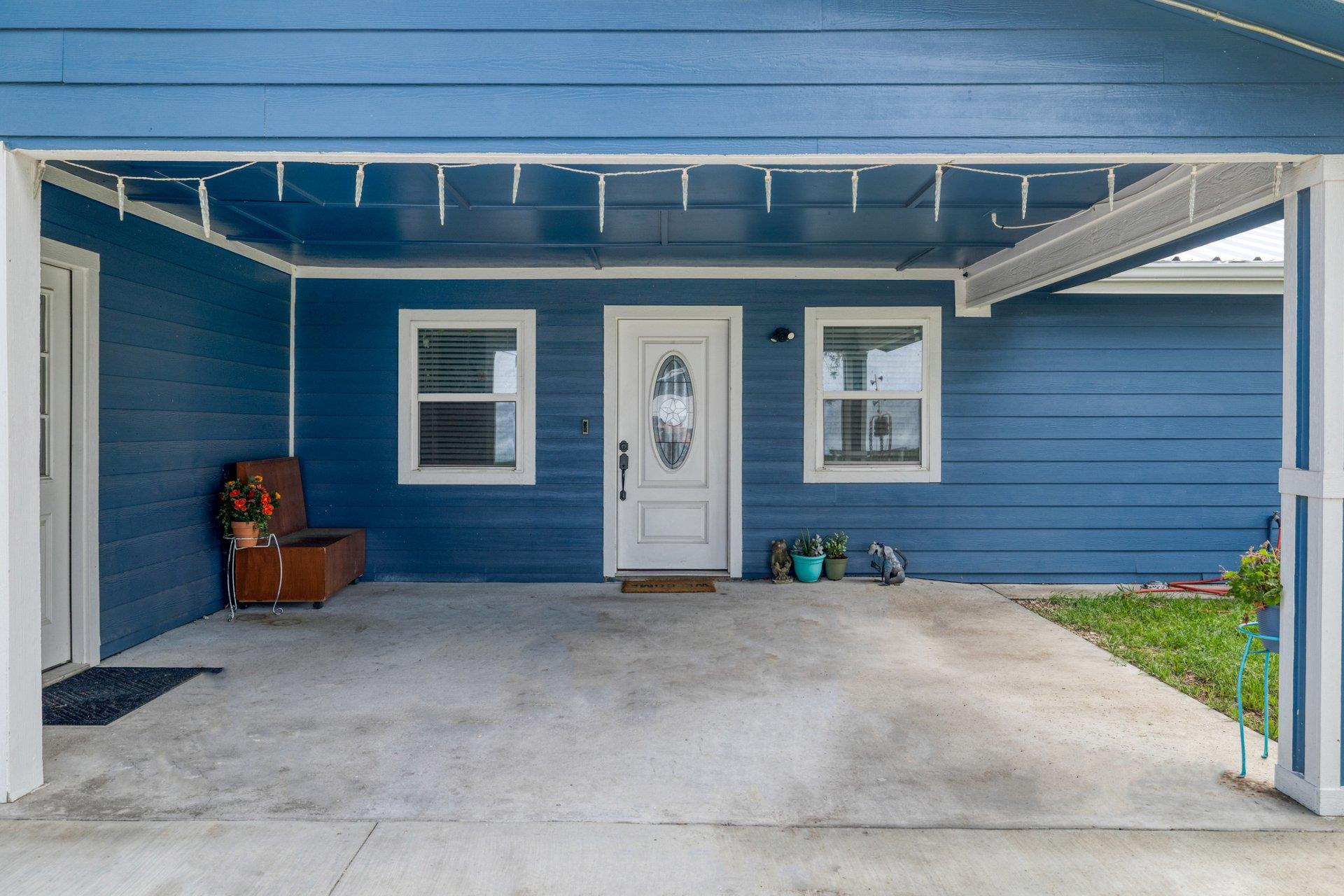 5902 N Main St N, Taylor, TX 76574