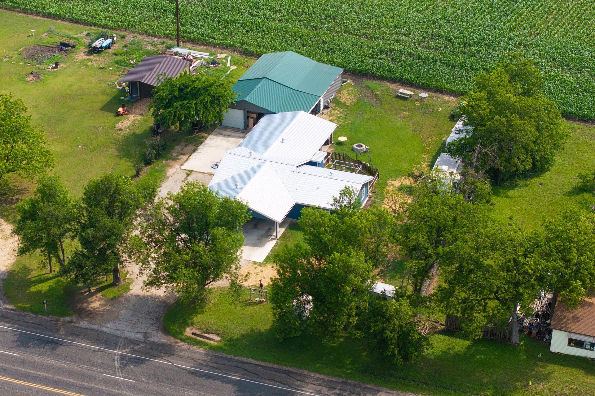 5902 N Main St N, Taylor, TX 76574