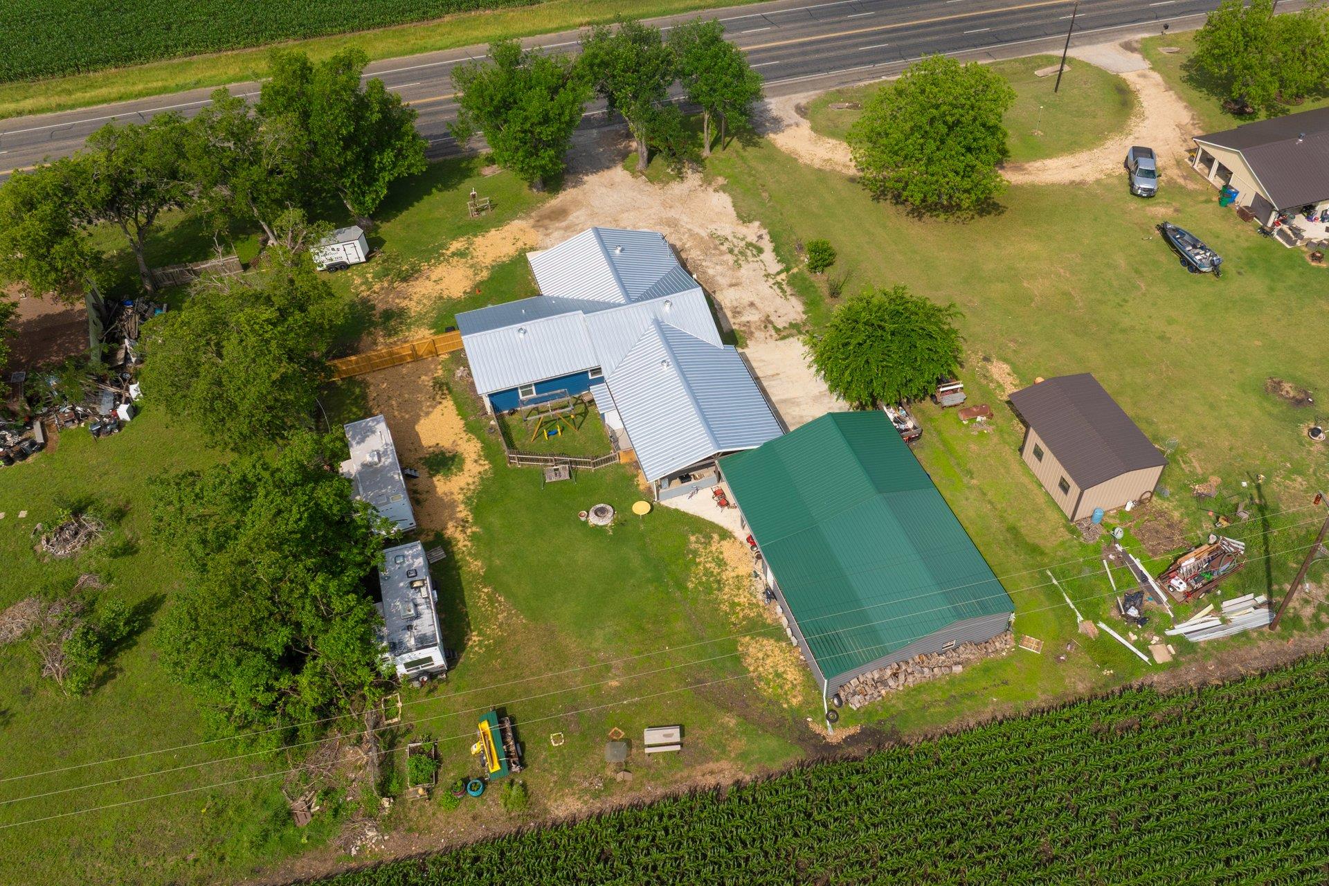 5902 N Main St N, Taylor, TX 76574