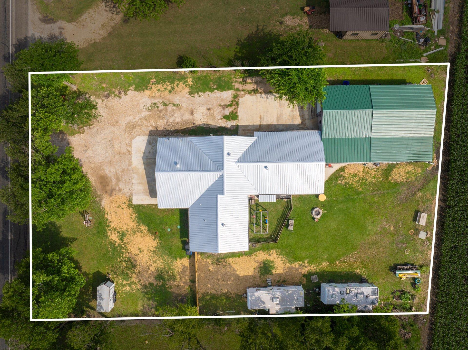 5902 N Main St N, Taylor, TX 76574