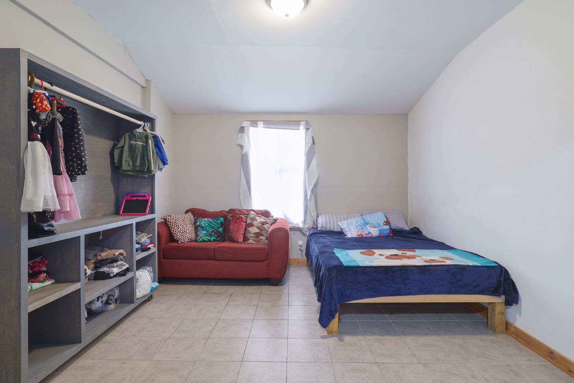 5902 N Main St N, Taylor, TX 76574