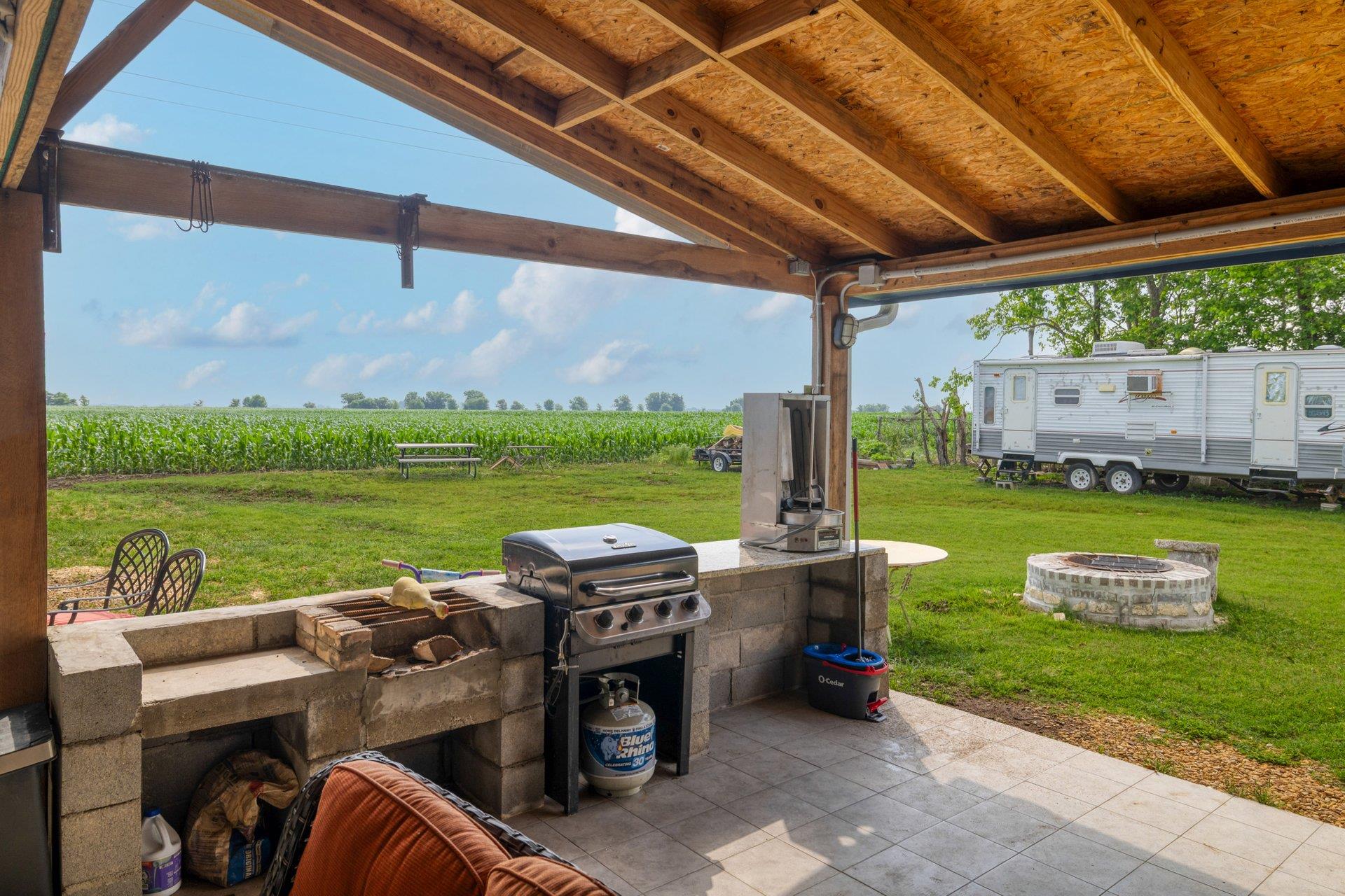 5902 N Main St N, Taylor, TX 76574