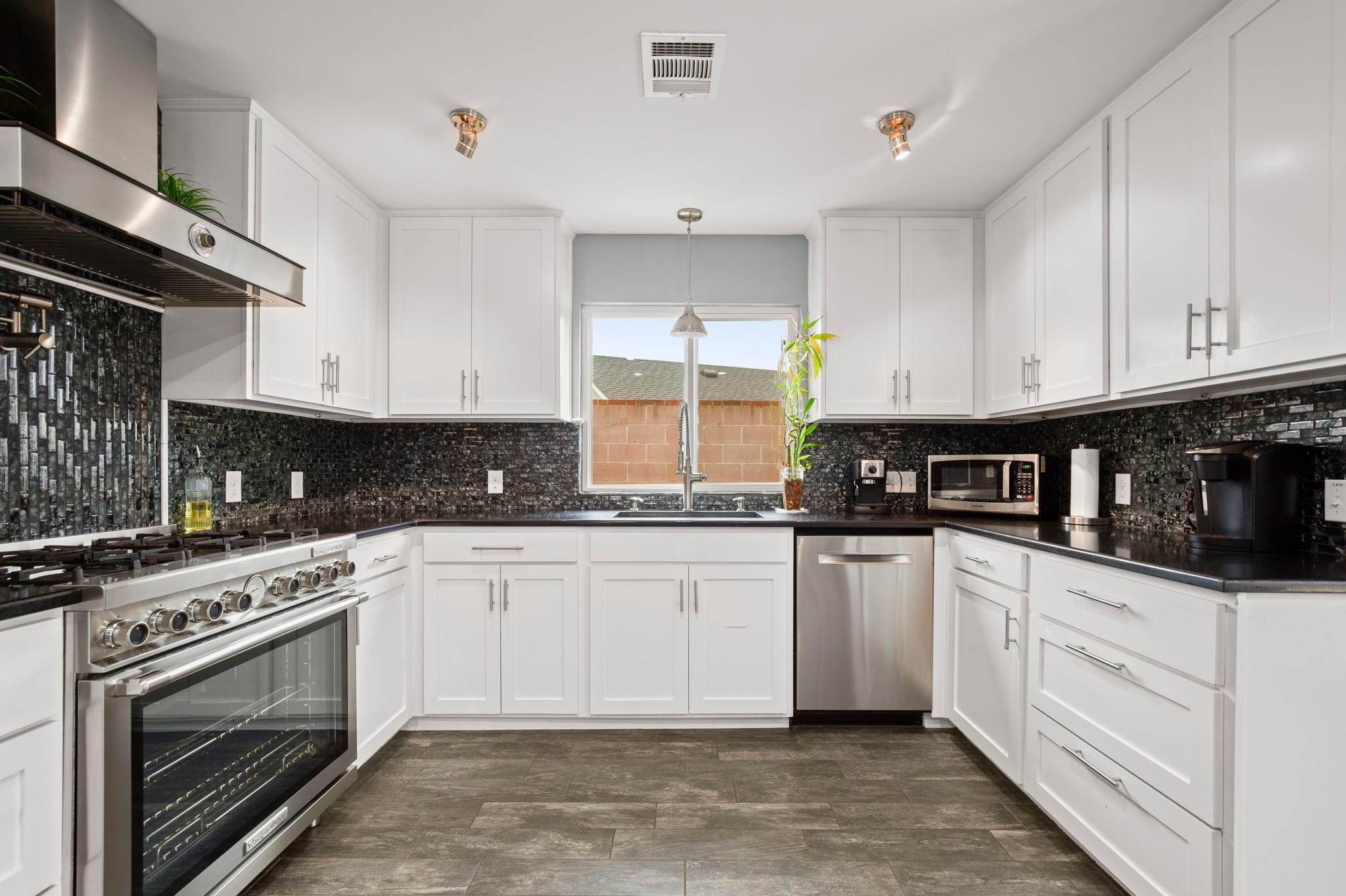 7905 & 7907 Tiffany Dr, Austin, TX 78749