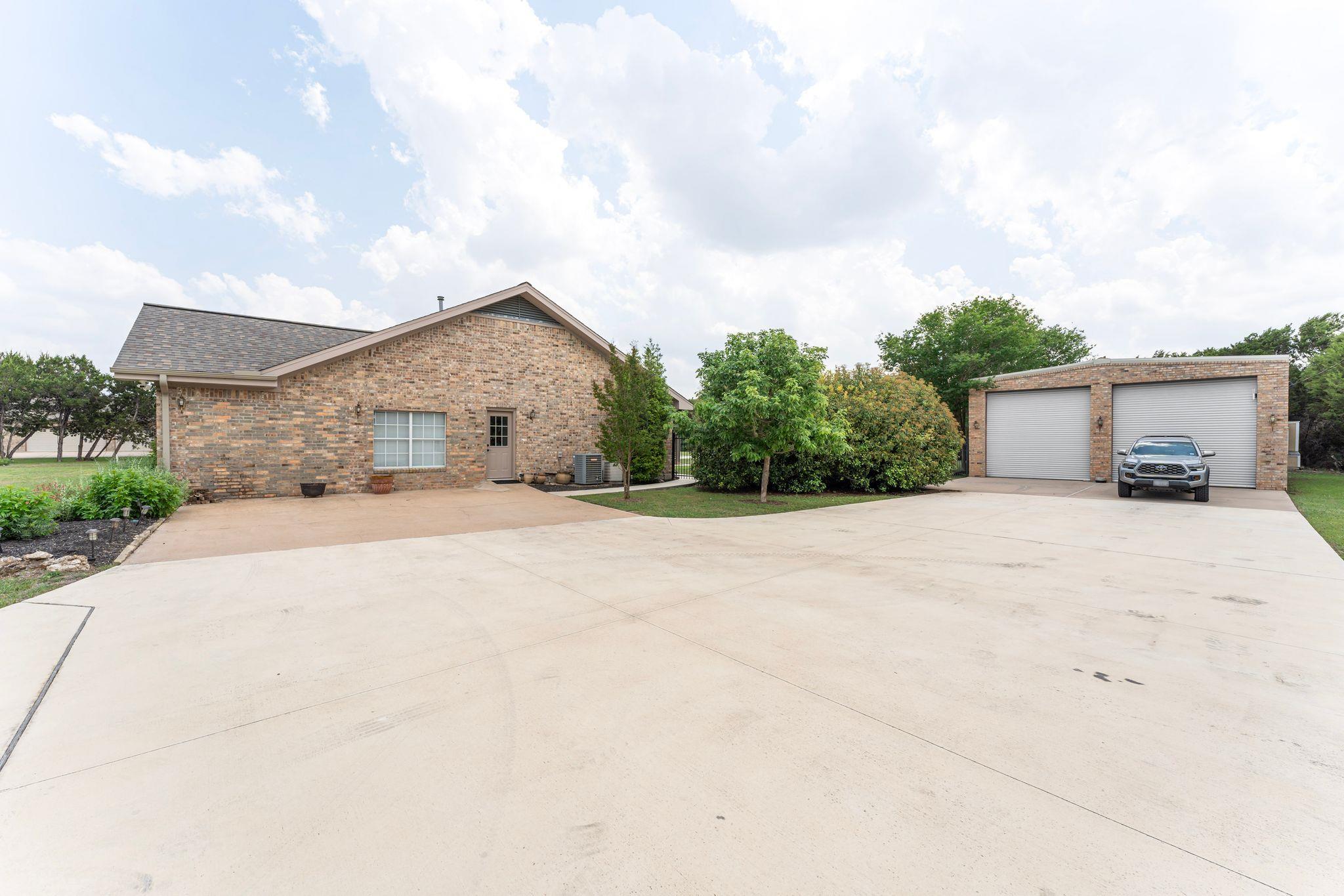 221 Breakaway Rd, Cedar Park, TX 78613