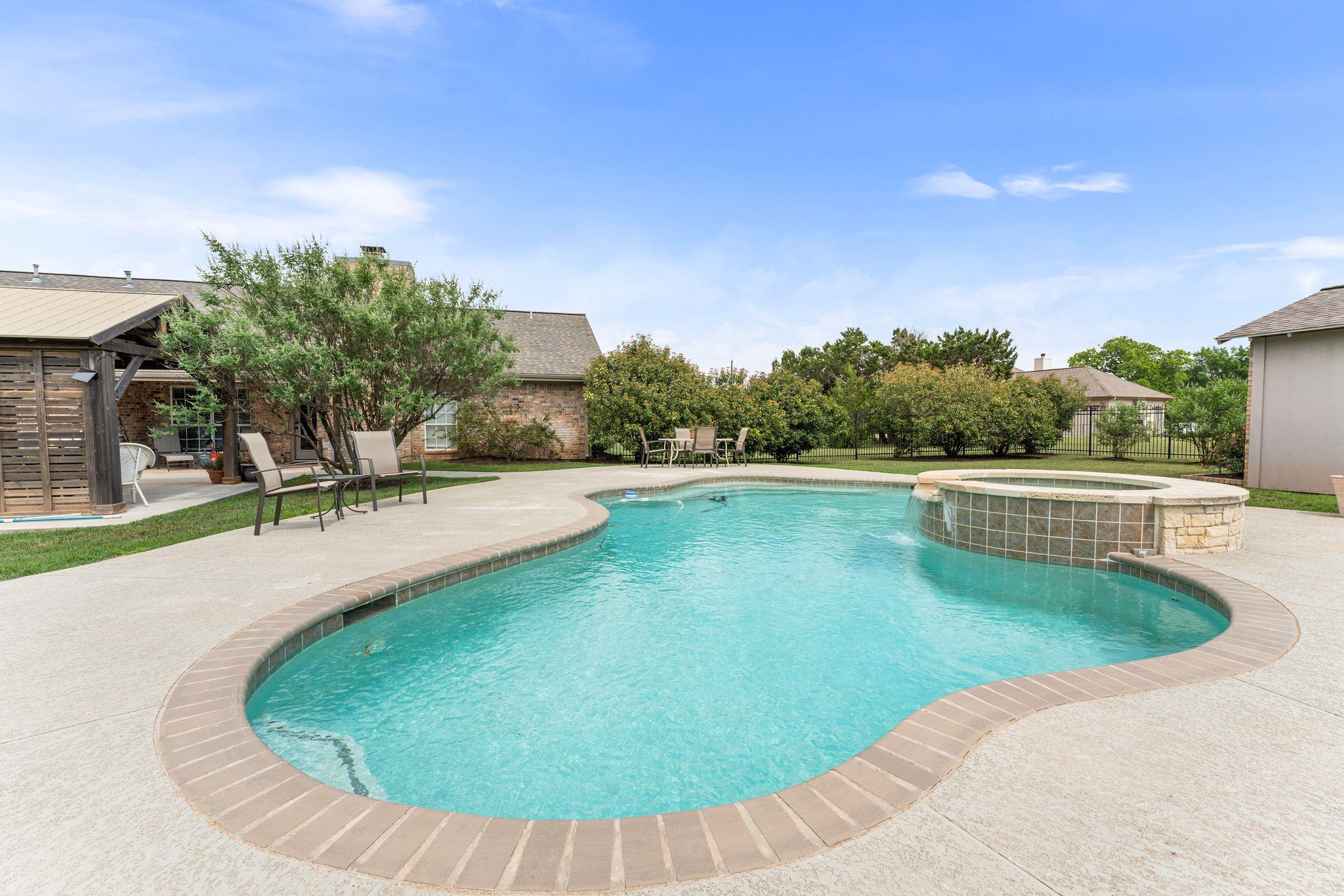 221 Breakaway Rd, Cedar Park, TX 78613
