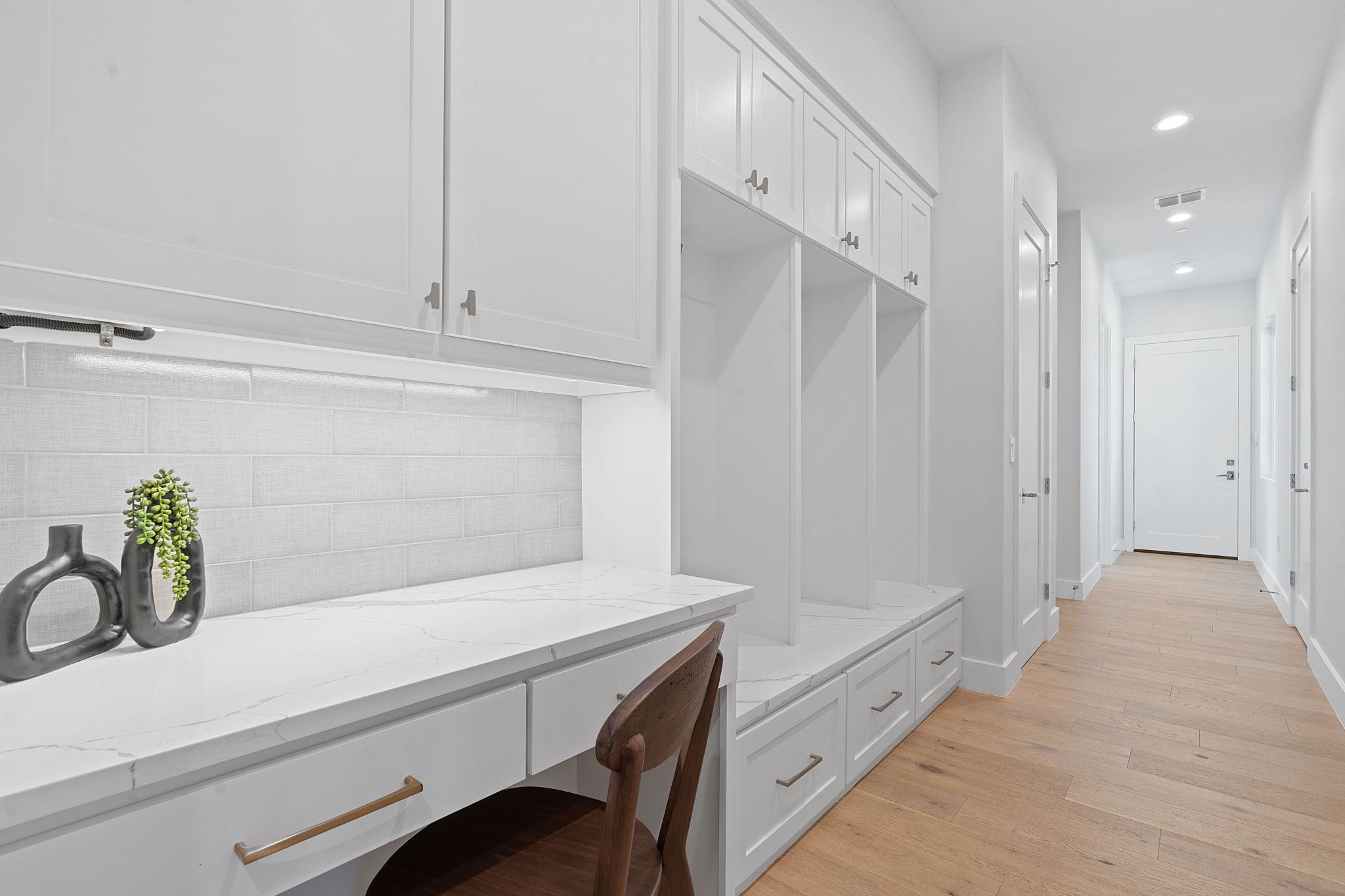 6013 Silver Luna Way, Austin, TX 78738