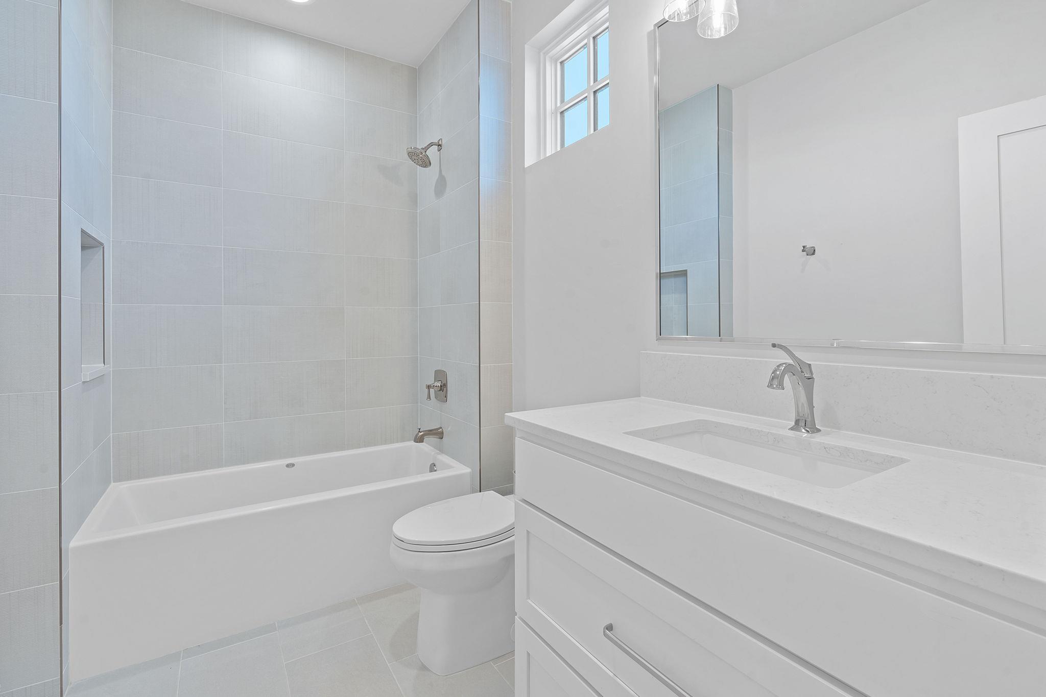 6013 Silver Luna Way, Austin, TX 78738