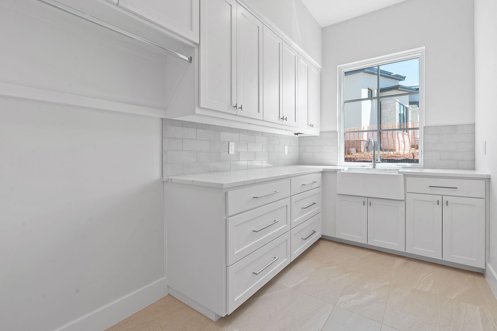 6013 Silver Luna Way, Austin, TX 78738