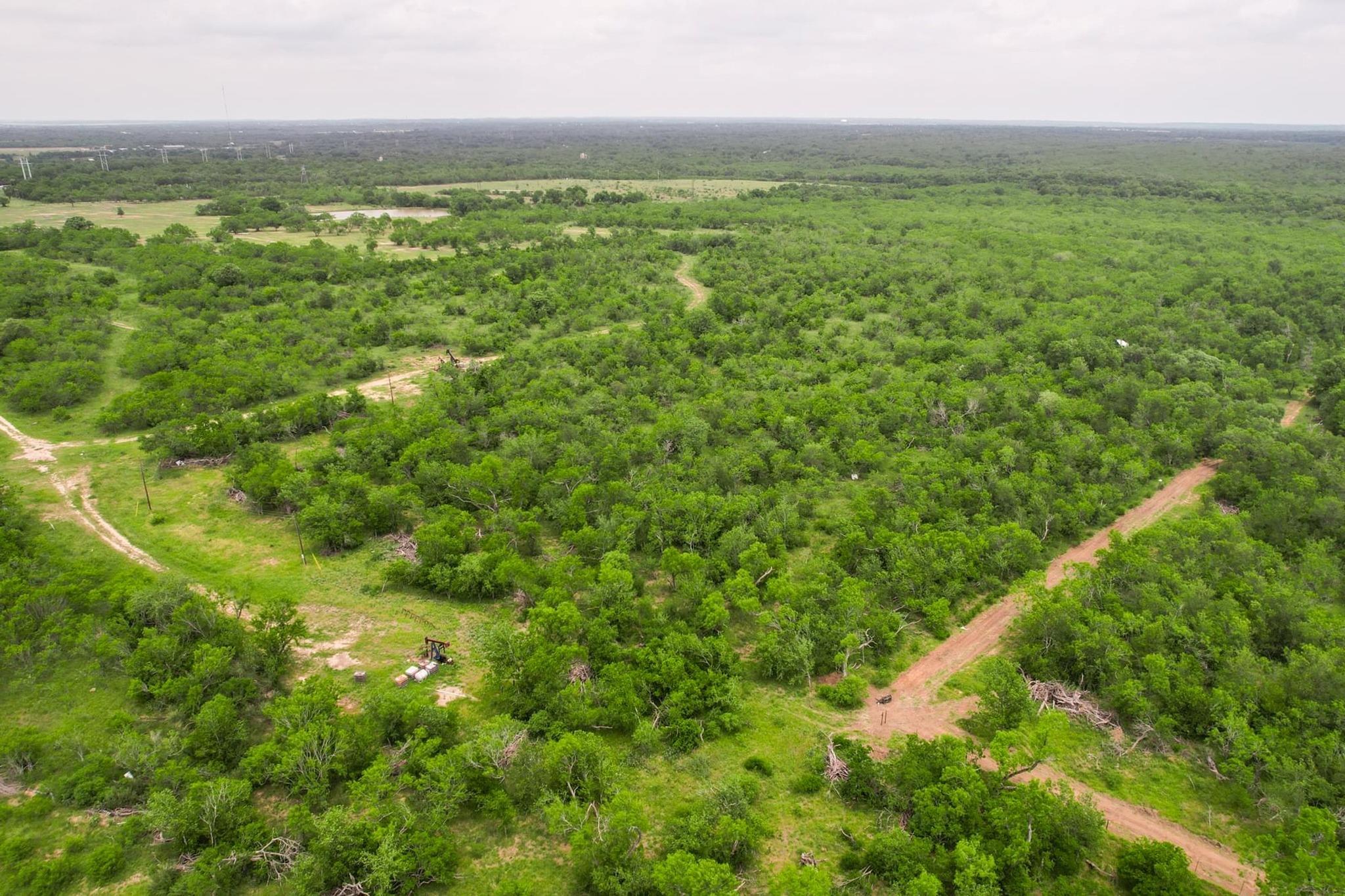 000 San Marcus Hwy, Luling, TX 78648