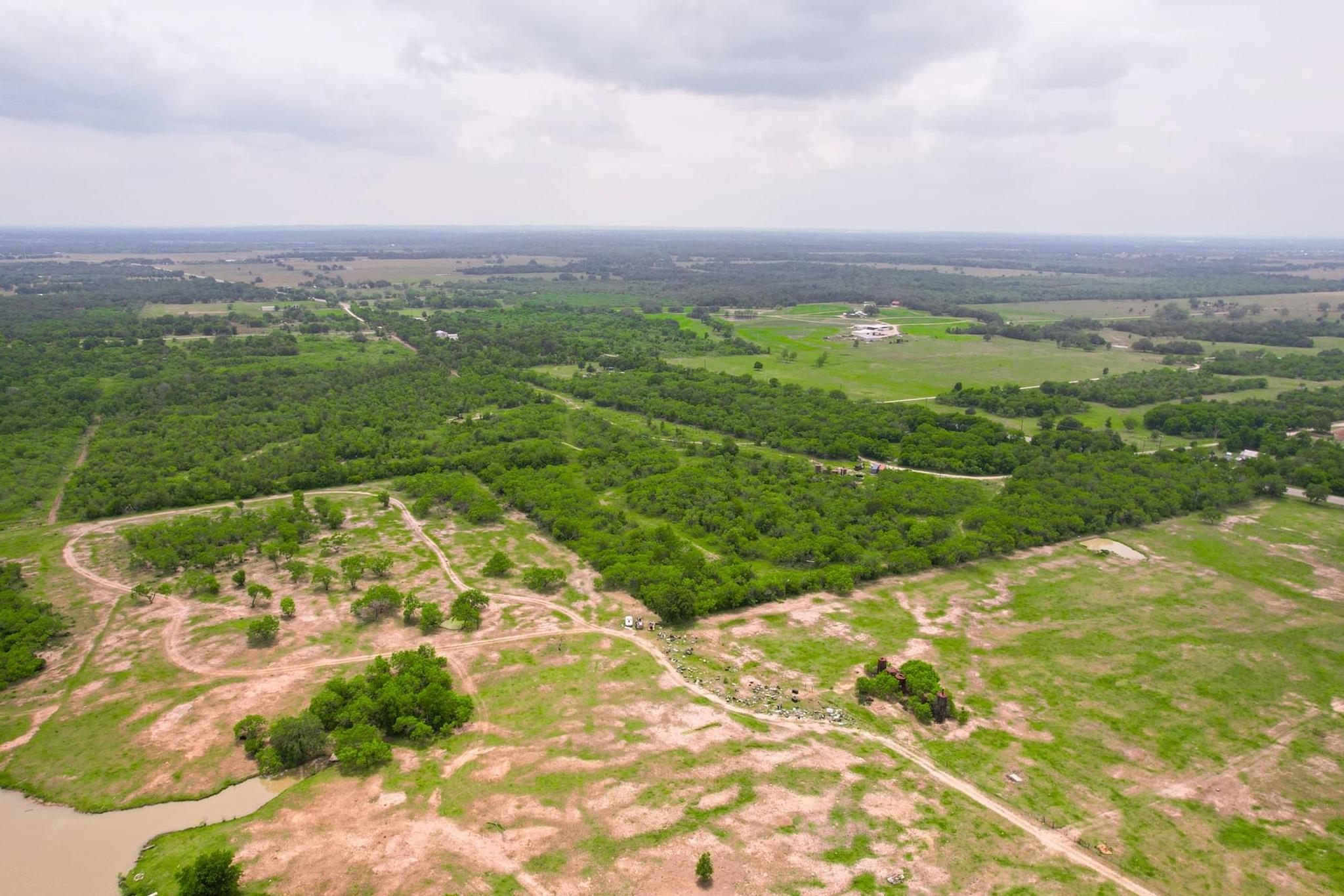 000 San Marcus Hwy, Luling, TX 78648