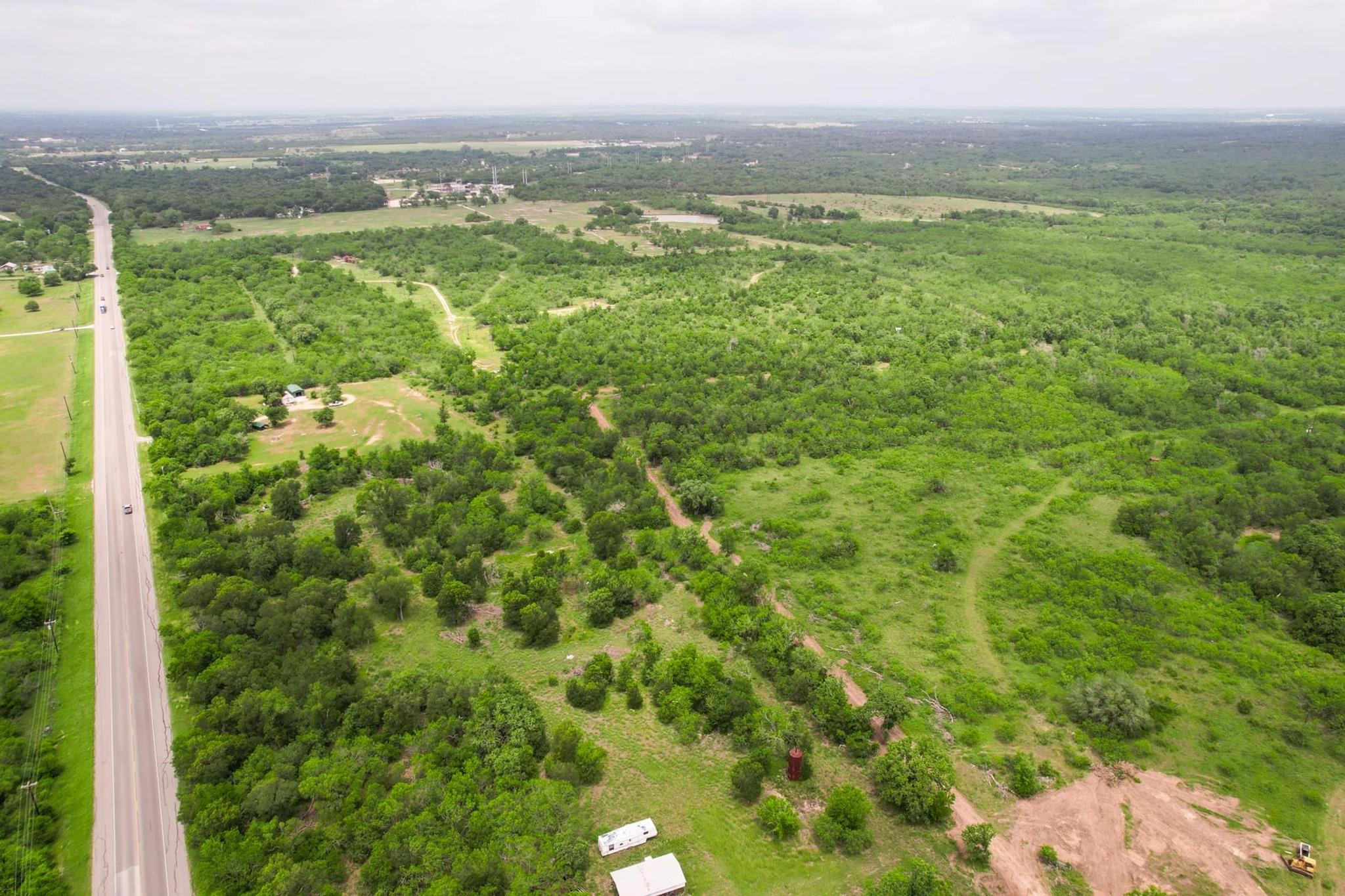 000 San Marcus Hwy, Luling, TX 78648