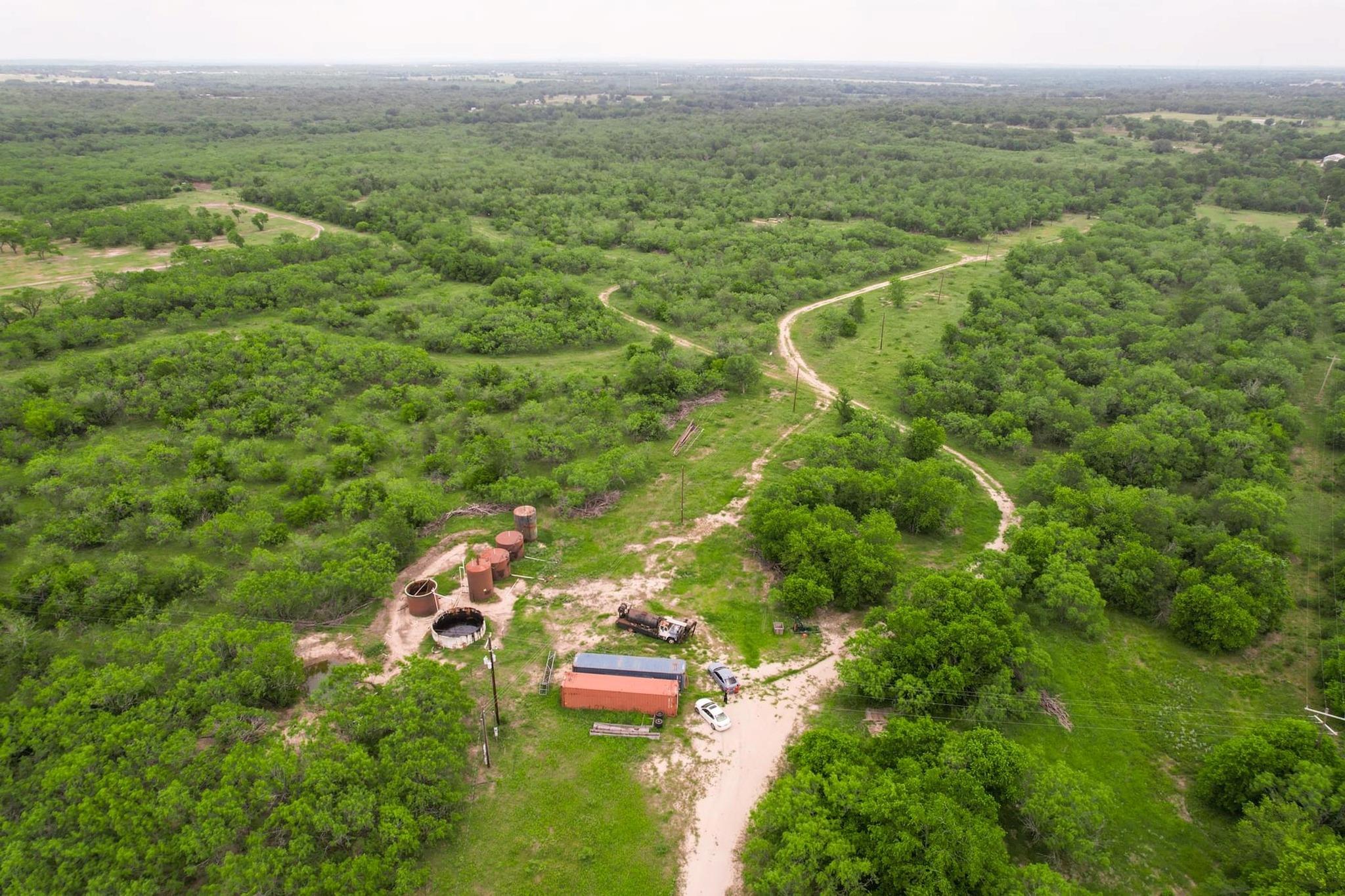 000 San Marcus Hwy, Luling, TX 78648