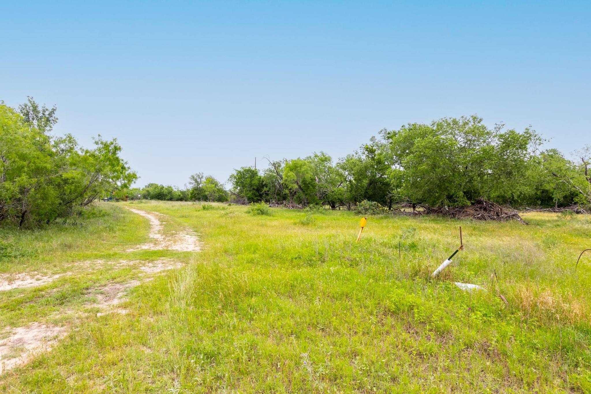 000 San Marcus Hwy, Luling, TX 78648