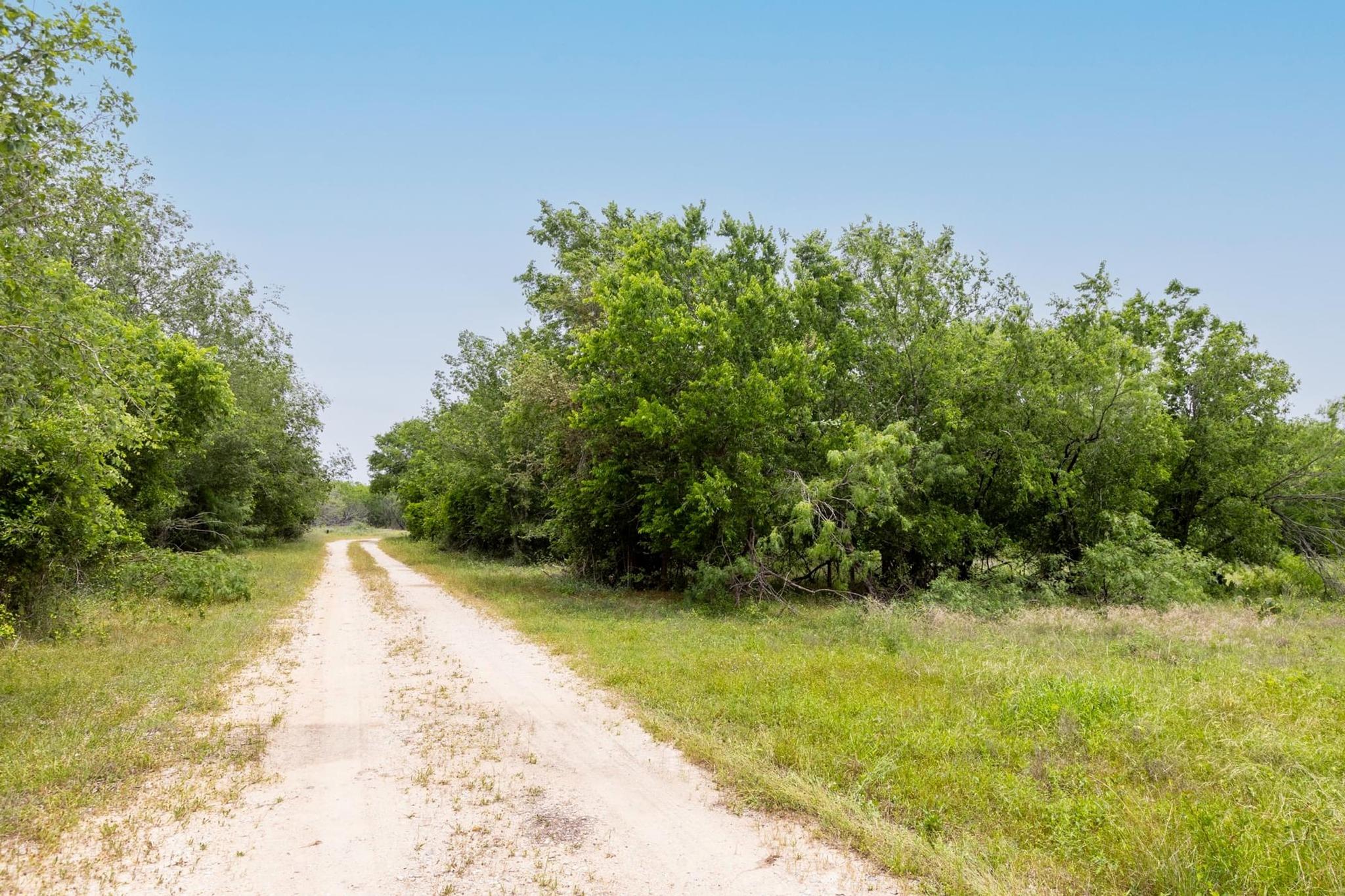 000 San Marcus Hwy, Luling, TX 78648