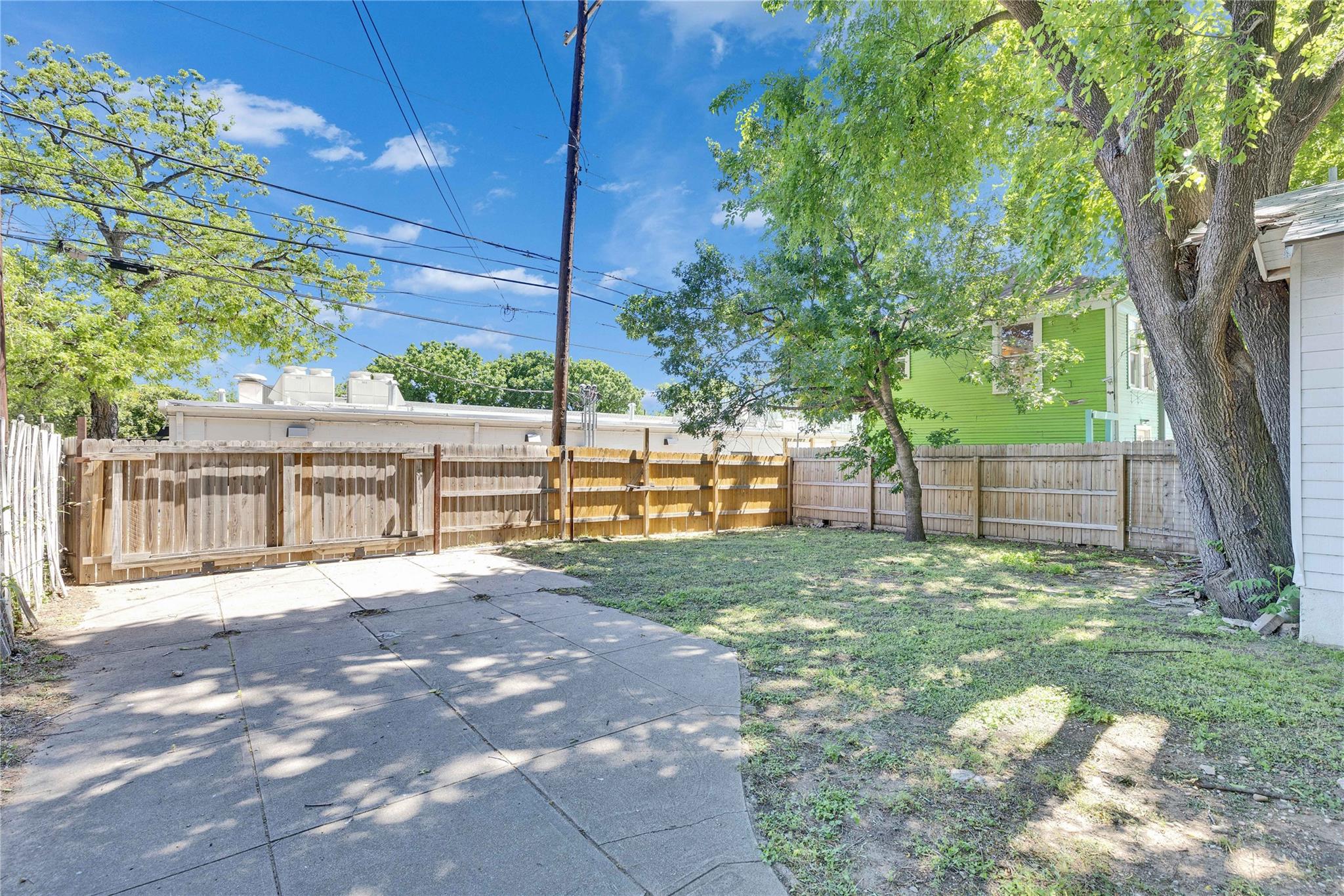 1006 E Cesar Chavez St, Austin, TX 78702