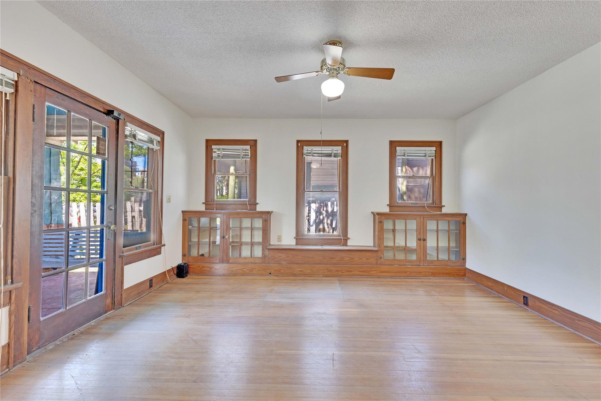 1006 E Cesar Chavez St, Austin, TX 78702