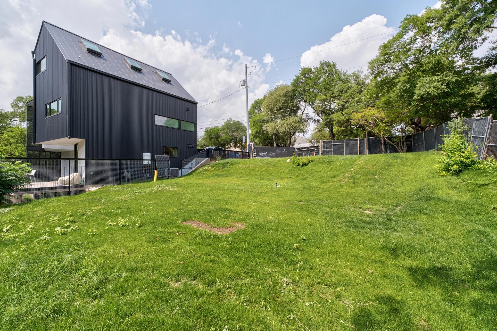 1113 W 31 St, Austin, TX 78705