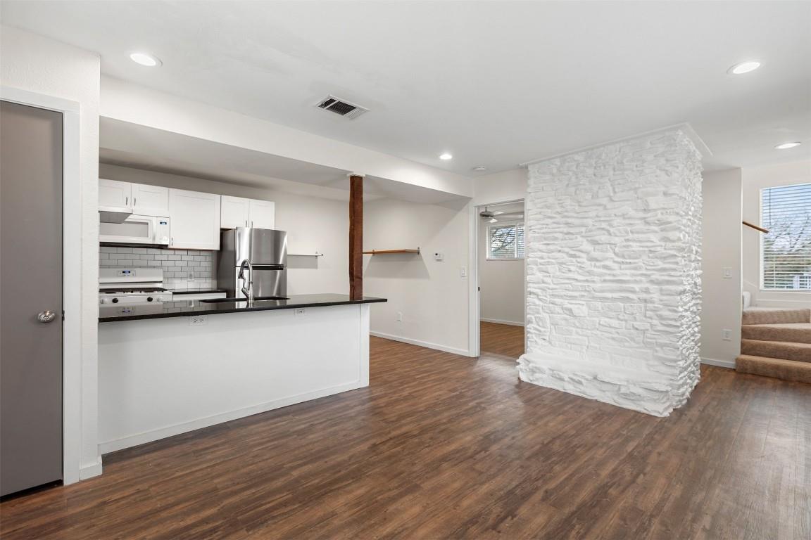 7305 A/B Grand Canyon Dr, Austin, TX 78752