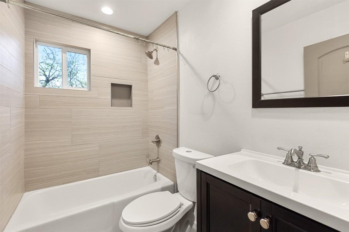 7305 A/B Grand Canyon Dr, Austin, TX 78752