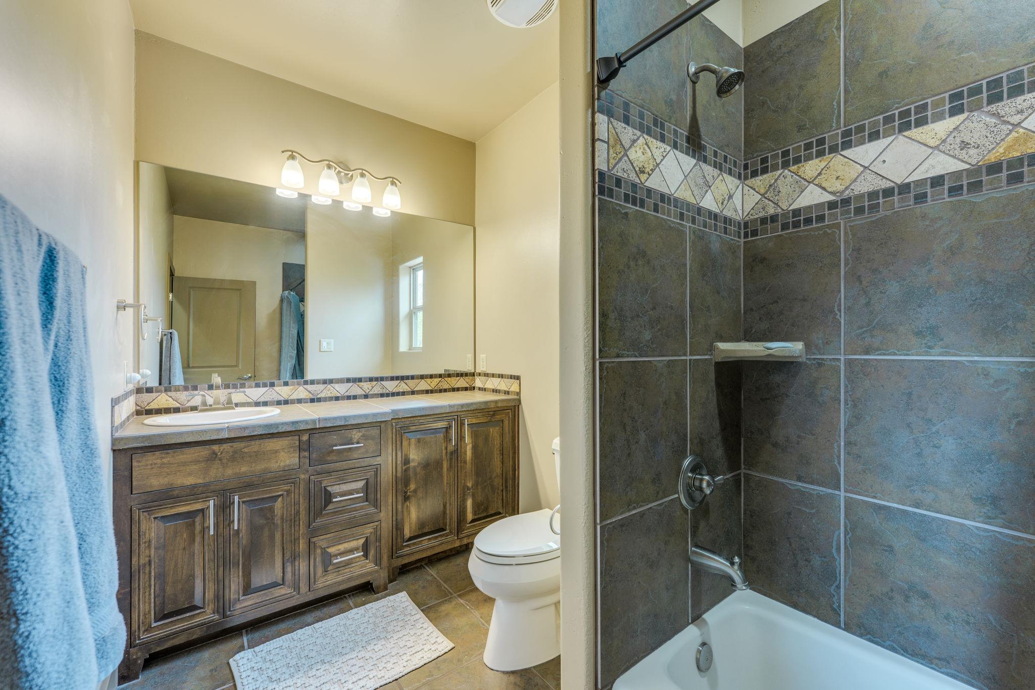 600 Mountain Dew Rd, Horseshoe Bay, TX 78657